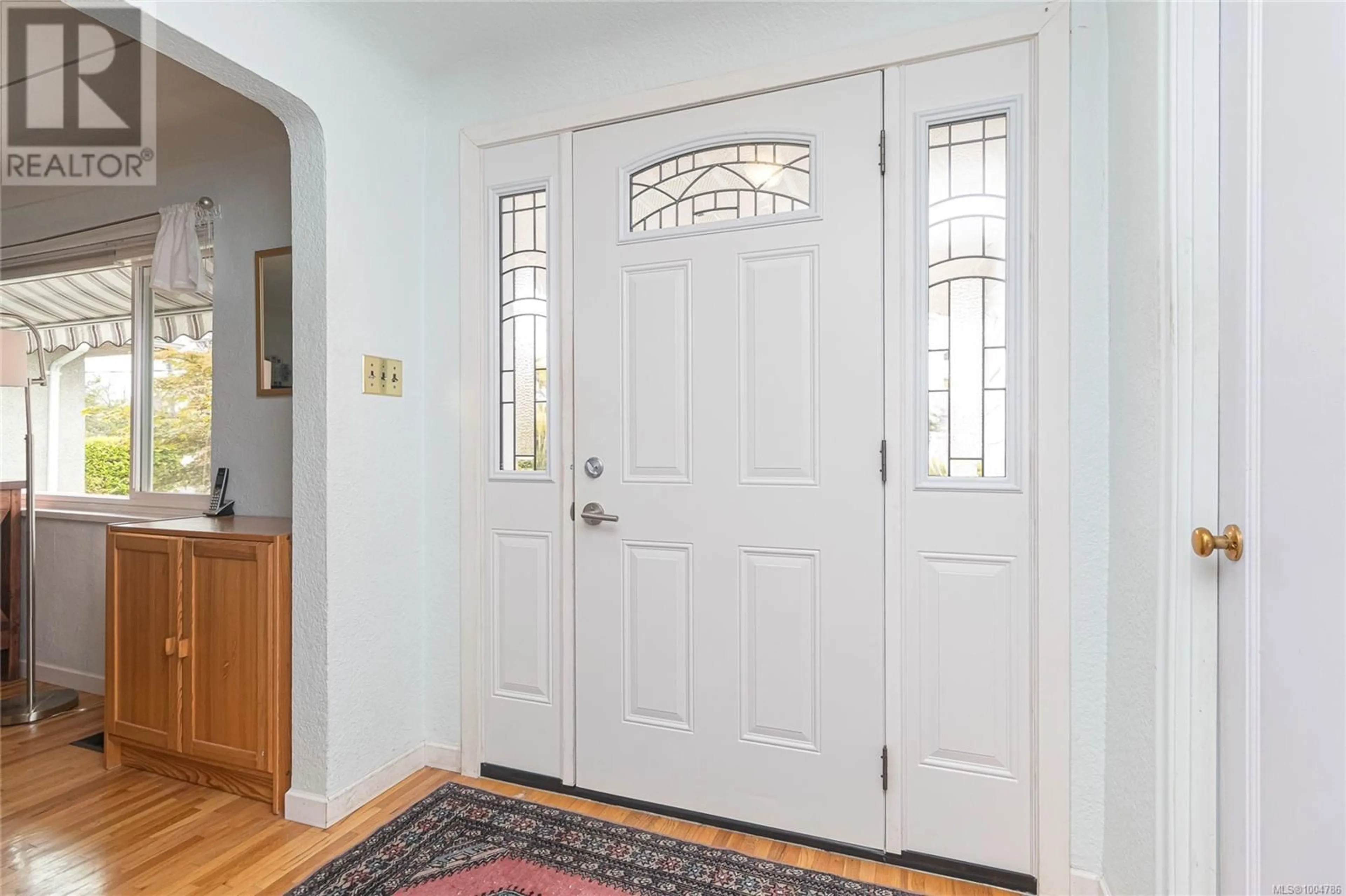 Indoor entryway for 2183 EPWORTH STREET, Oak Bay British Columbia V8R5L2