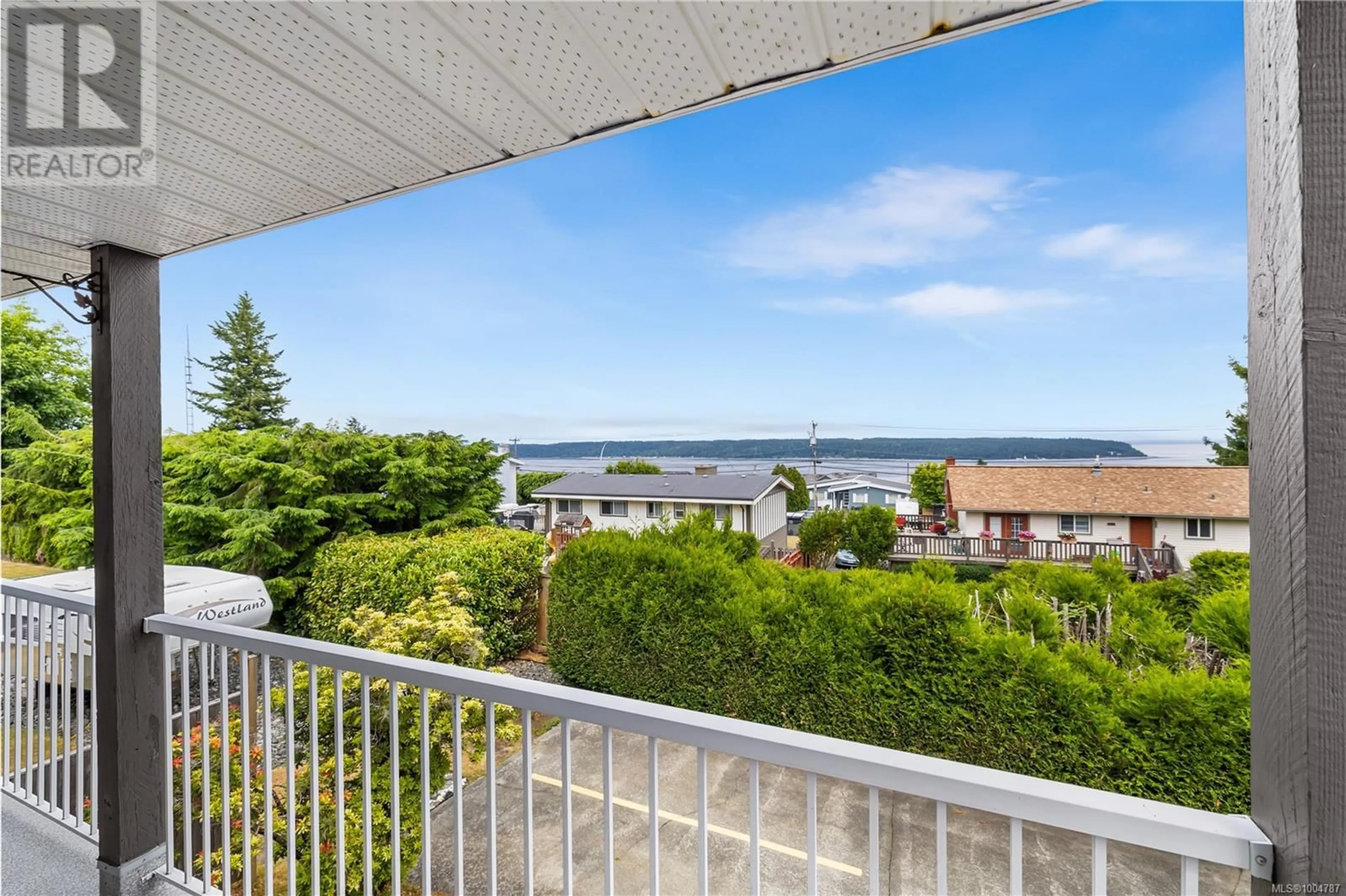 Patio, water/lake/river/ocean view for 4 - 695 UPLAND DRIVE, Campbell River British Columbia V9W2A7