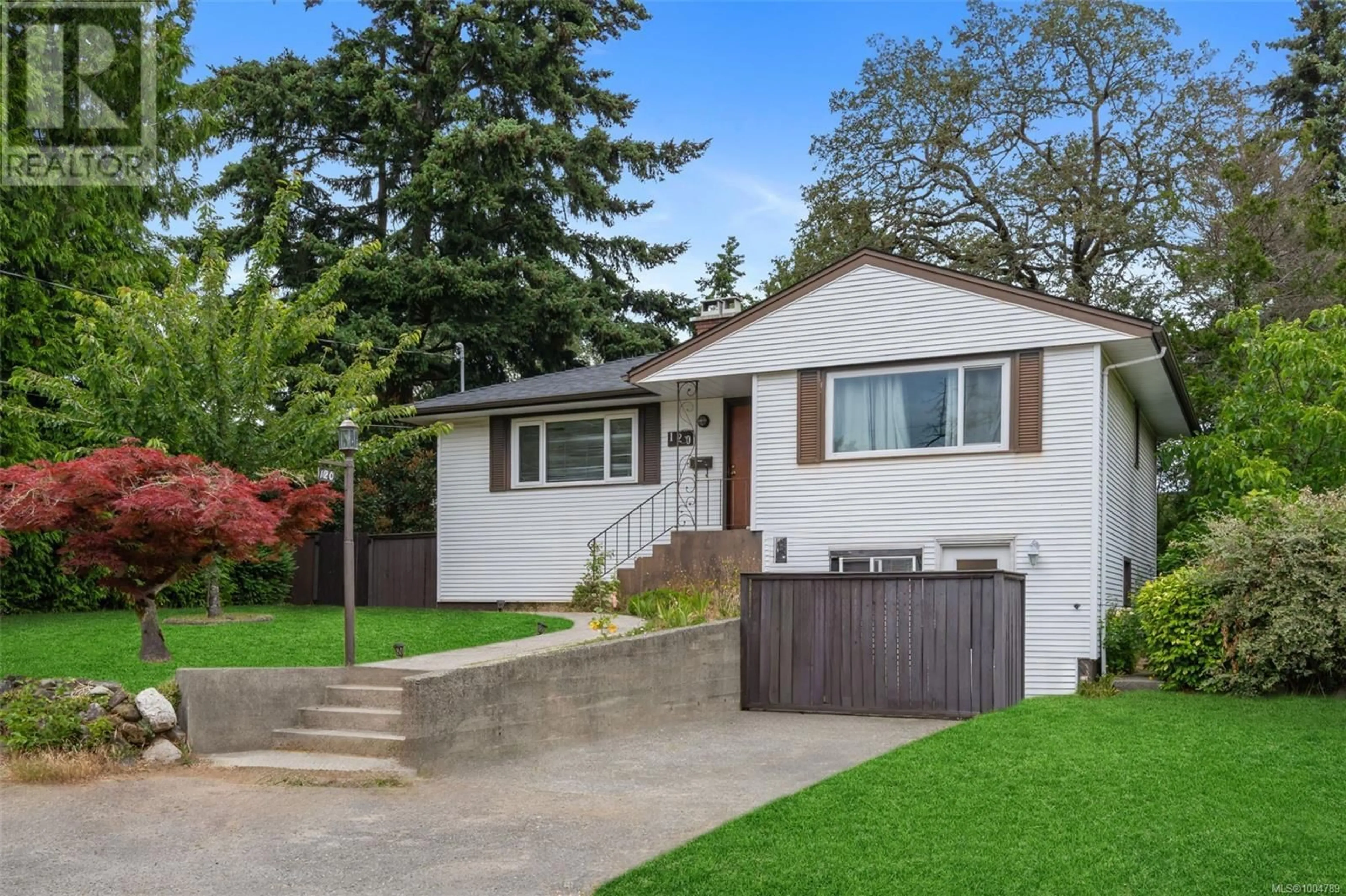 Home with vinyl exterior material, street for 120 KAMLOOPS AVENUE, Saanich British Columbia V8Z1W3