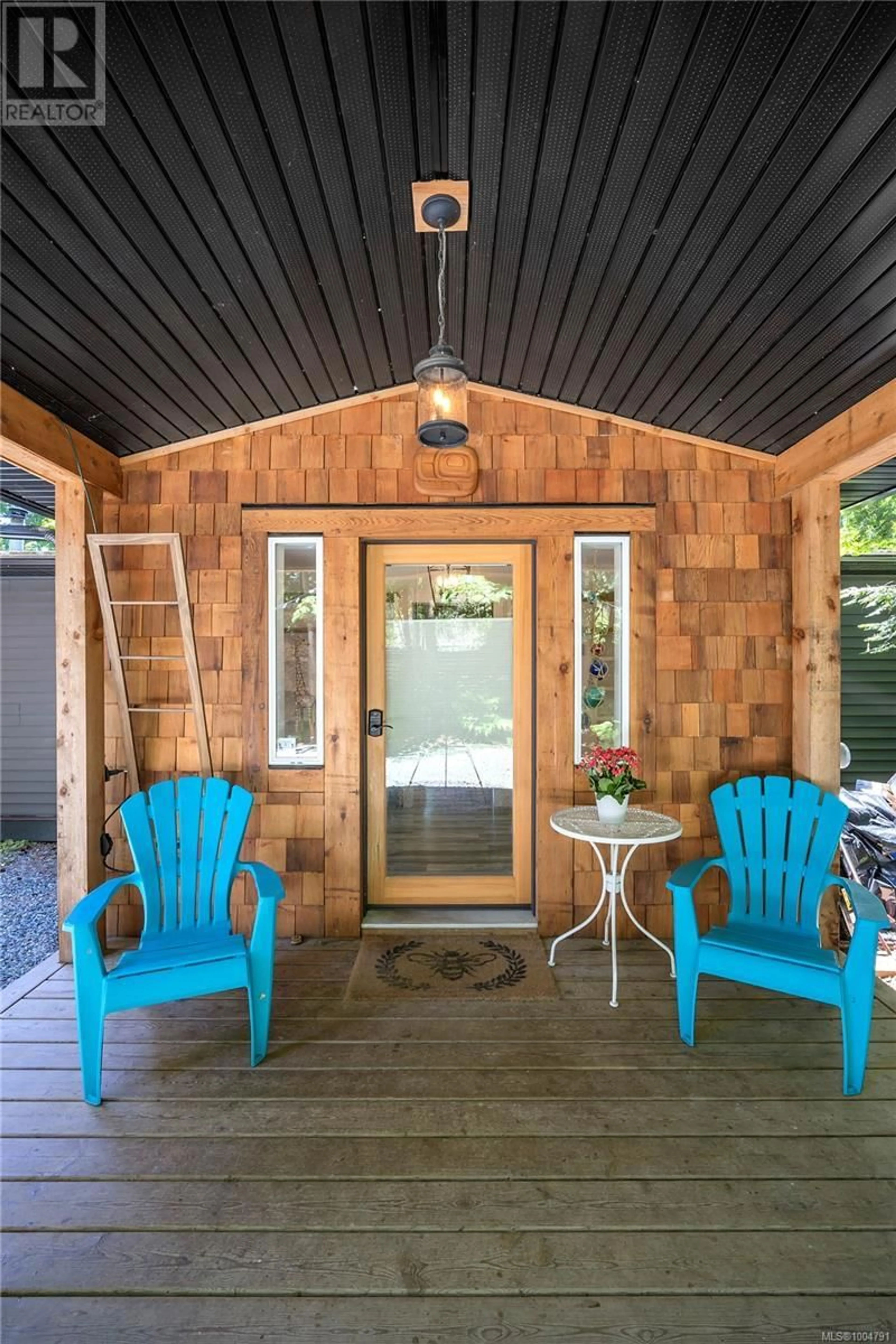 Indoor entryway for 3680 GIBBINS ROAD, Duncan British Columbia V9L6E8