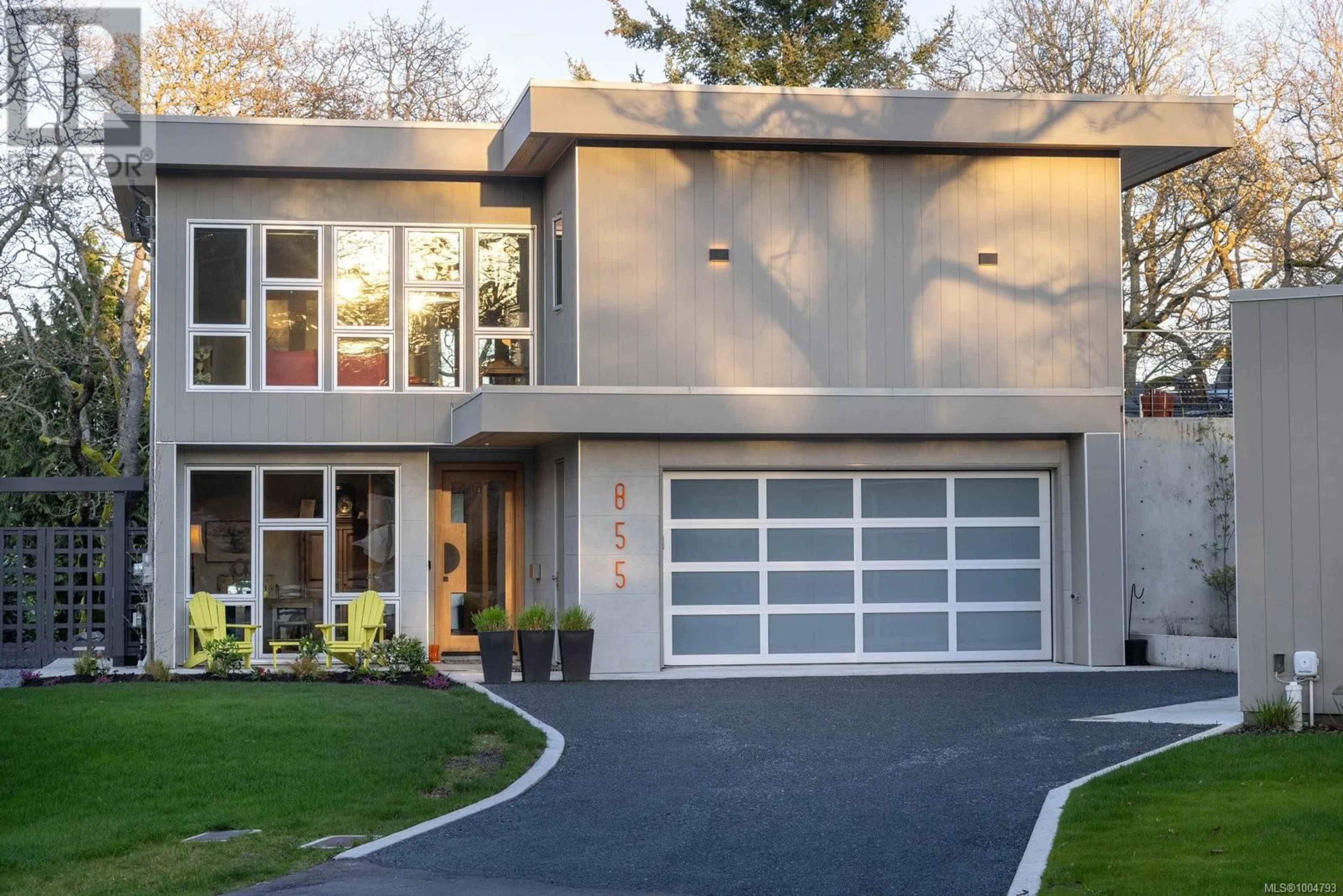Home with brick exterior material, street for 855 RUNNYMEDE PLACE, Oak Bay British Columbia V8S2V7