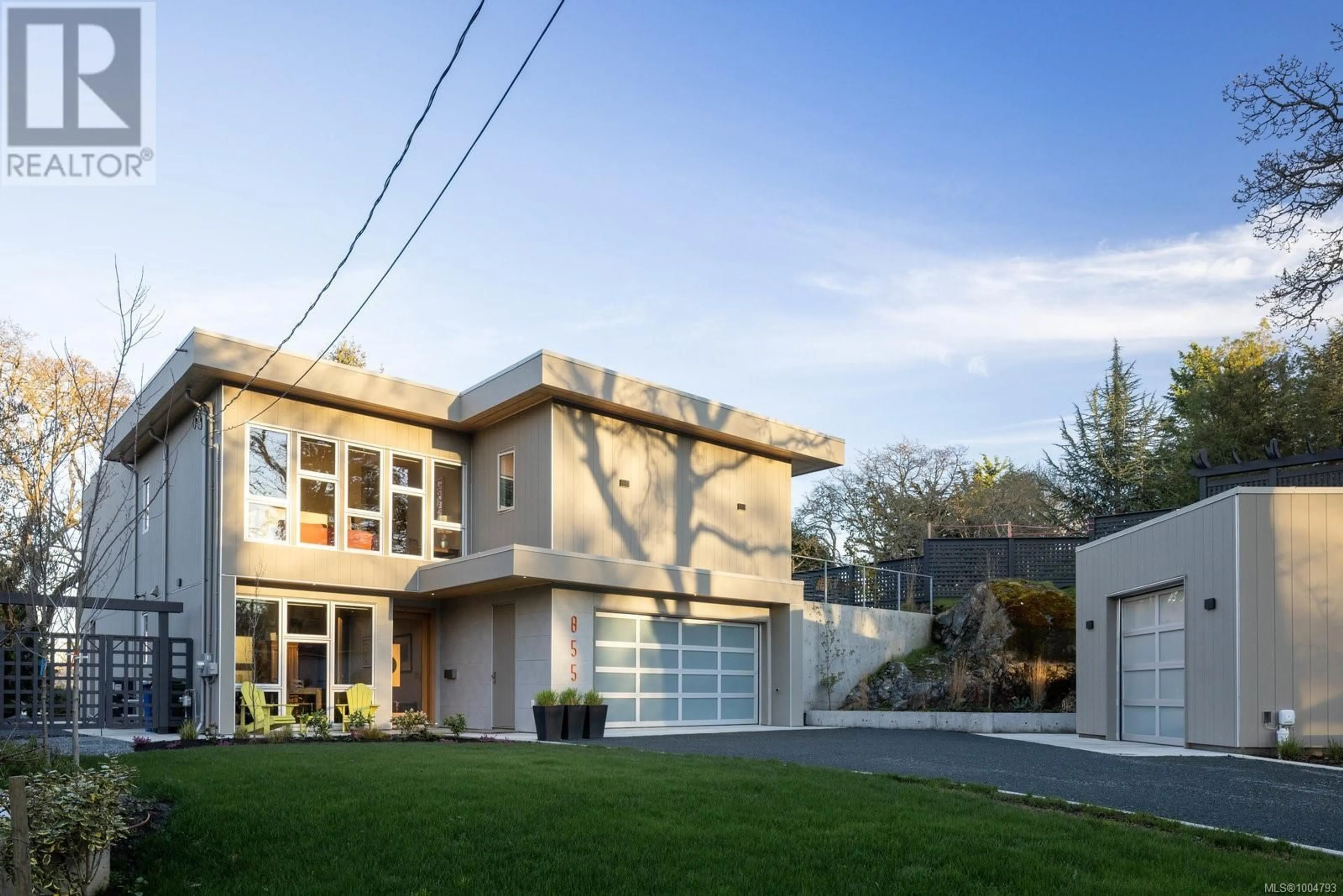Home with brick exterior material, street for 855 RUNNYMEDE PLACE, Oak Bay British Columbia V8S2V8