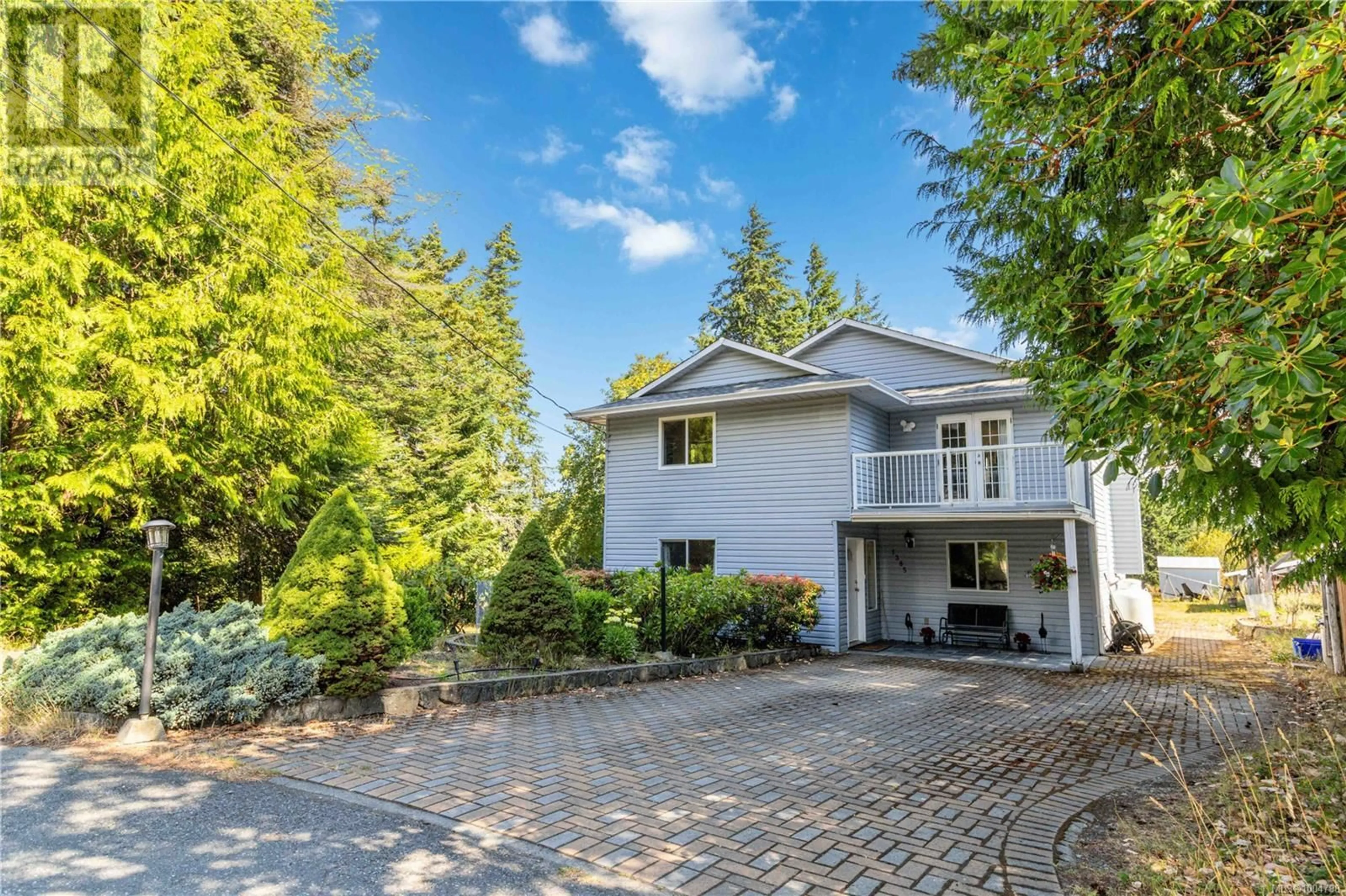 A pic from outside/outdoor area/front of a property/back of a property/a pic from drone, street for 1385 CLUN PLACE, Sooke British Columbia V9Z1B1