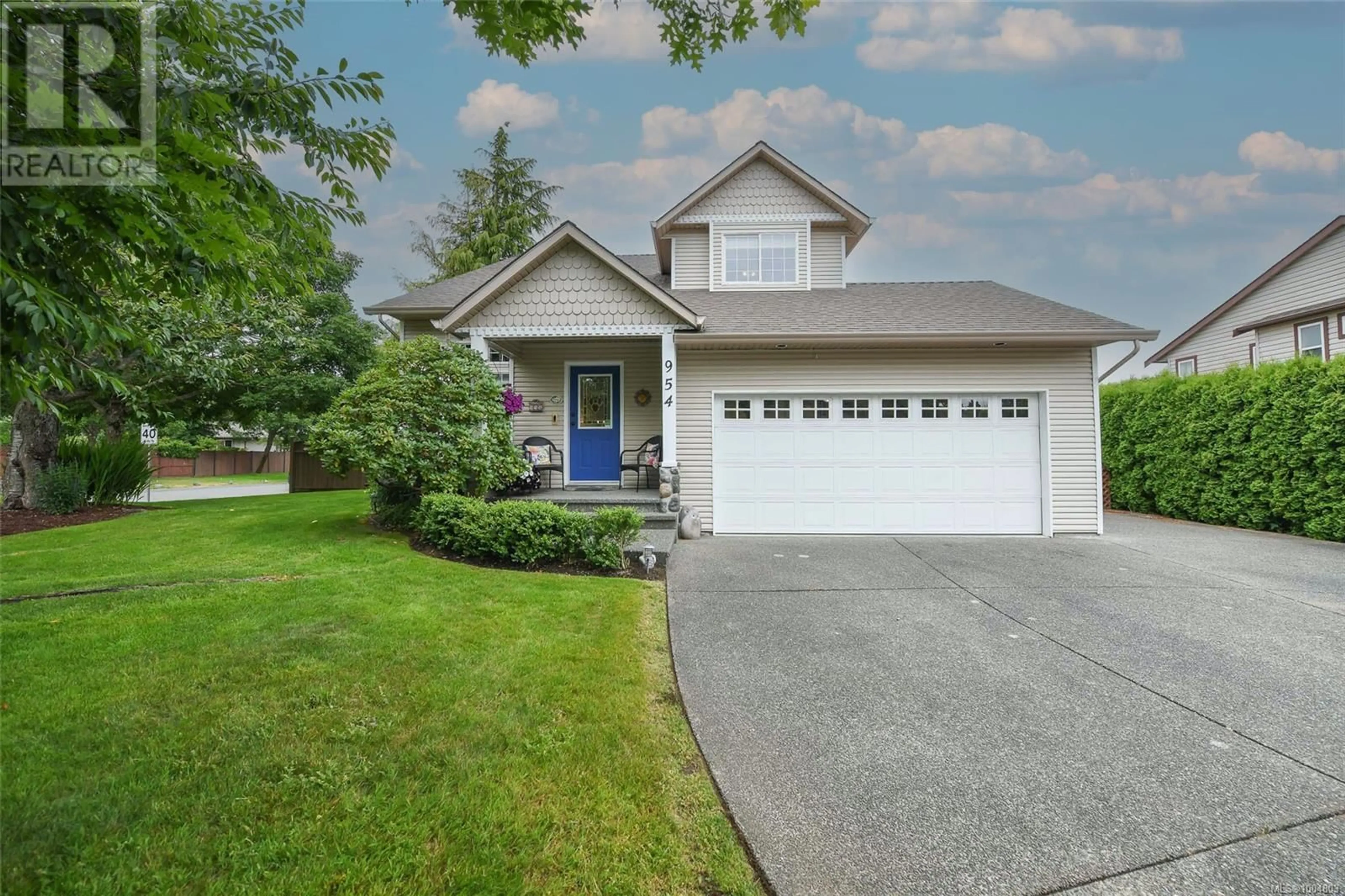 Home with vinyl exterior material, street for 954 MALAHAT DRIVE, Courtenay British Columbia V9W9E3