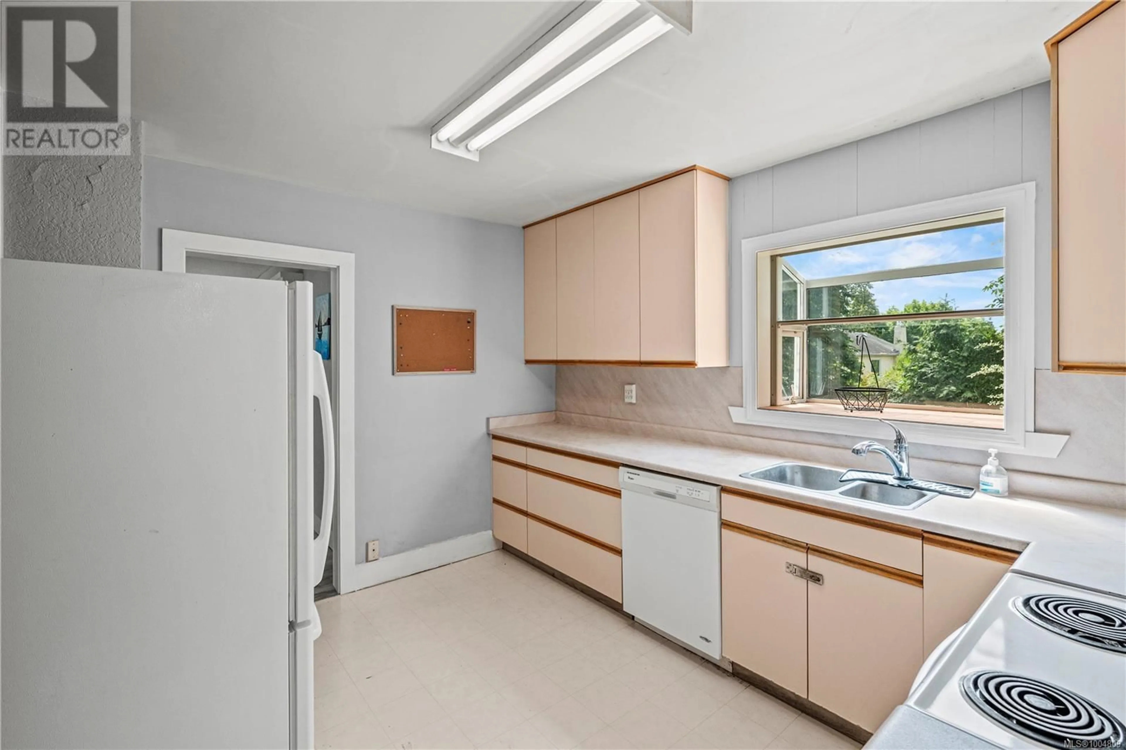 Unknown for 3170 FRECHETTE STREET, Saanich British Columbia V8P4N5