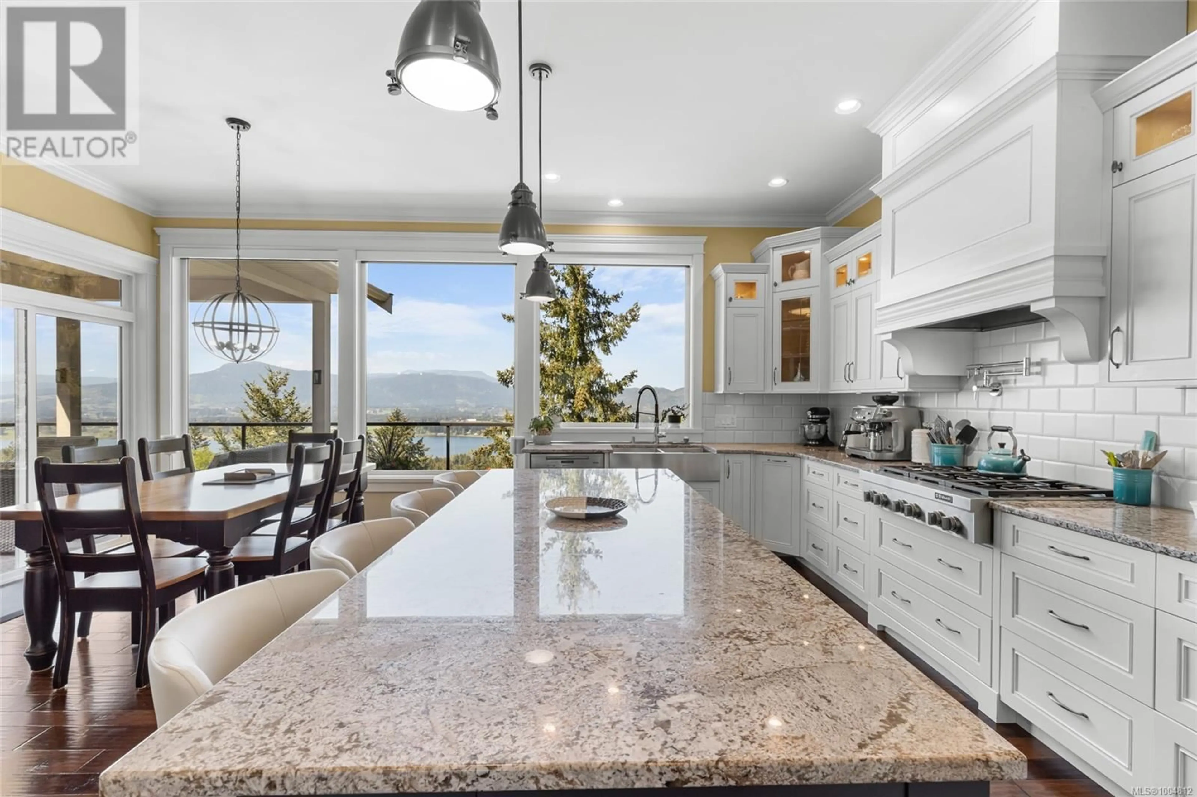 Open concept kitchen, ceramic/tile floor for 5981 SALISH ROAD, Duncan British Columbia V9L0B3