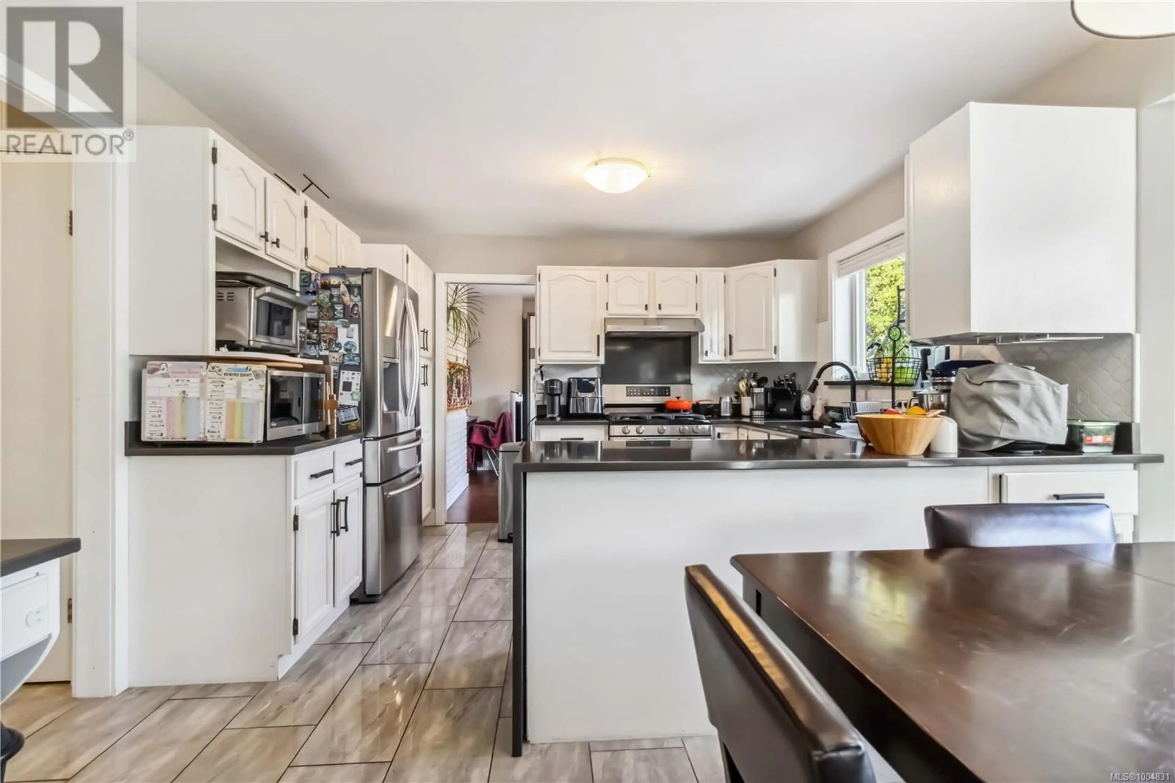 Open concept kitchen, unknown for 305 SIX MILE ROAD, View Royal British Columbia V9B5G6