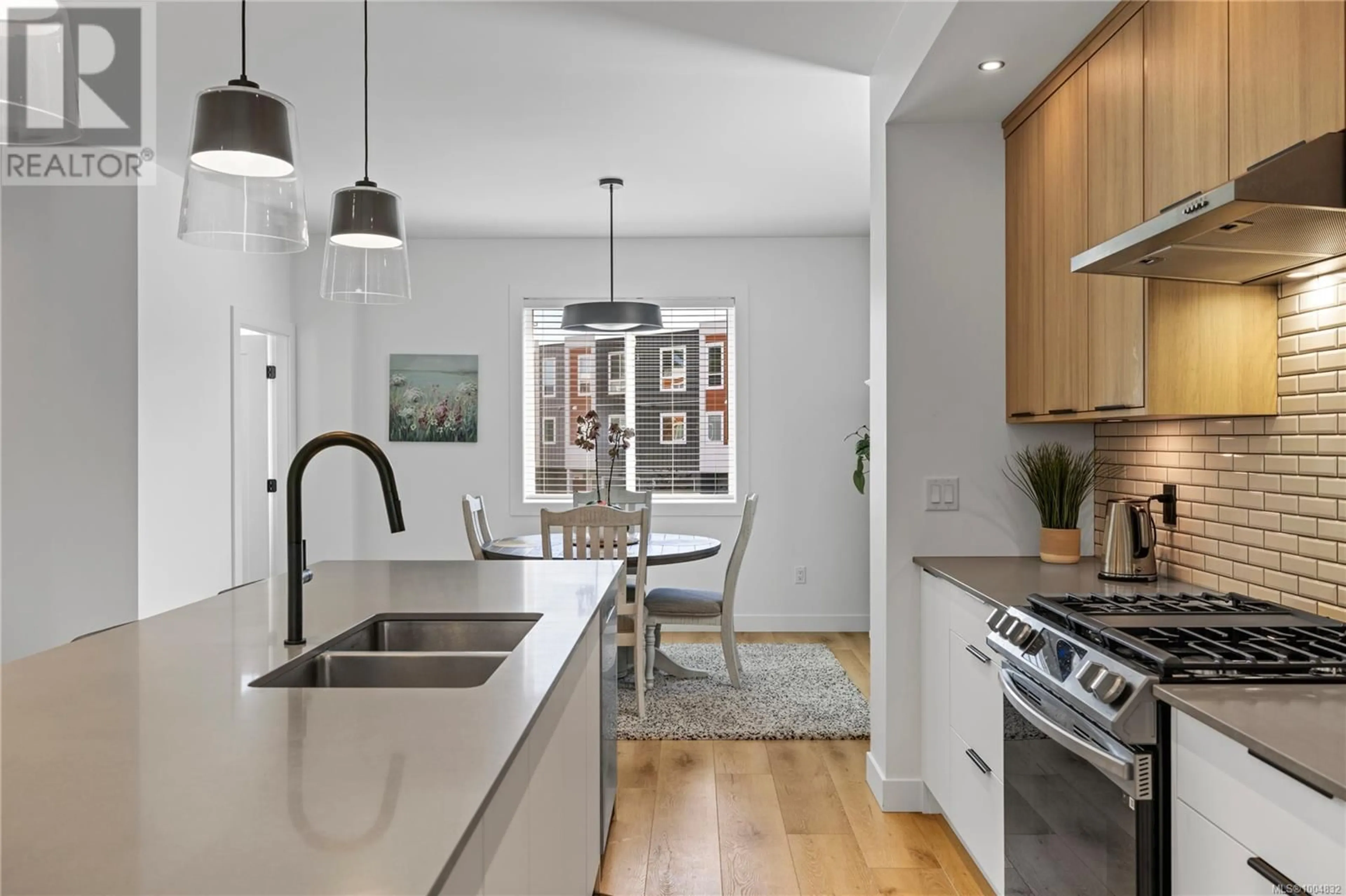 Contemporary kitchen, unknown for 16 - 2310 GUTHRIE ROAD, Comox British Columbia V9M4G1