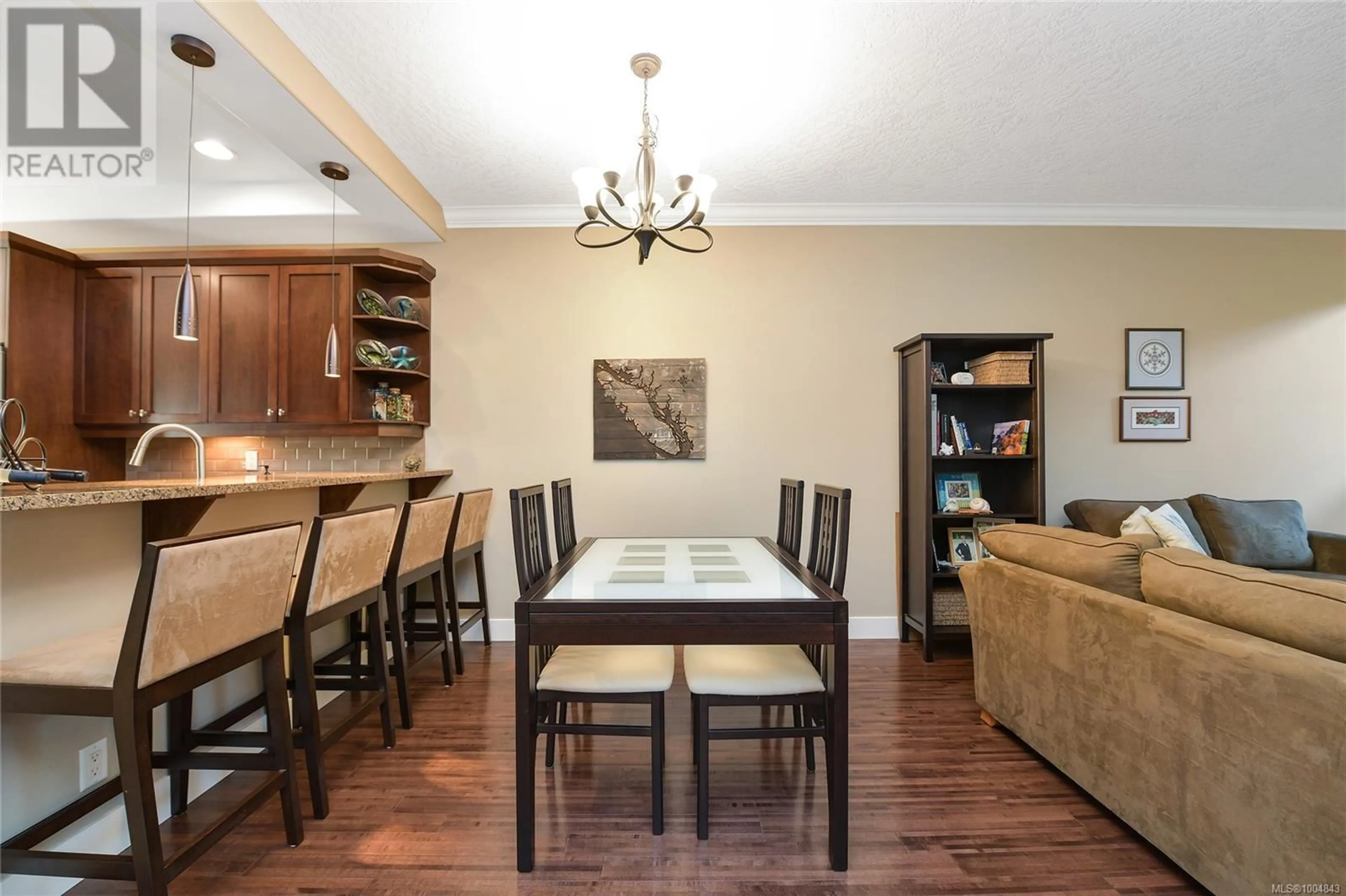 Dining room, wood/laminate floor for 5B - 7250 WEST SAANICH ROAD, Central Saanich British Columbia V8L1W3