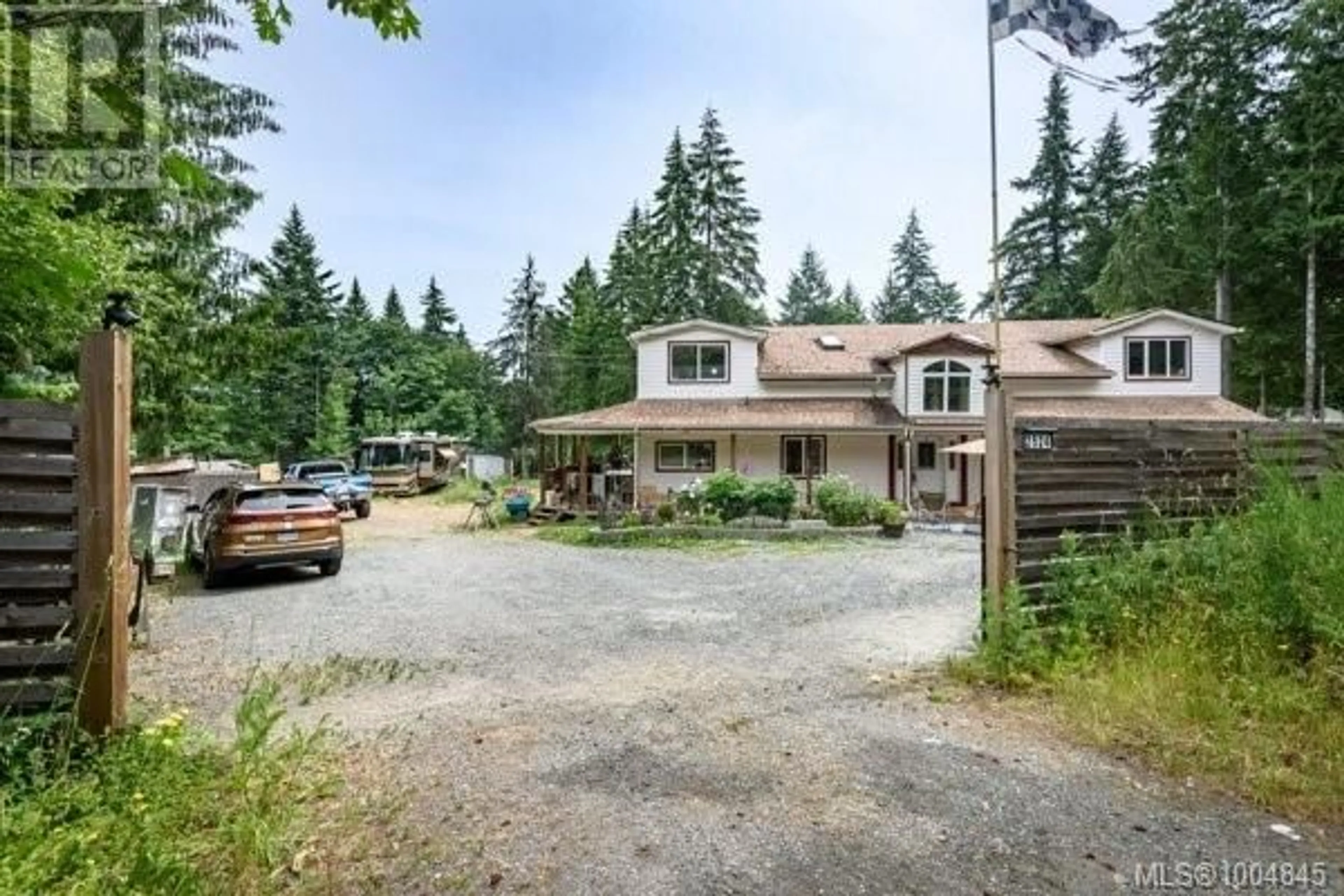 A pic from outside/outdoor area/front of a property/back of a property/a pic from drone, unknown for 2524 MACAULAY ROAD, Black Creek British Columbia V9J1B5