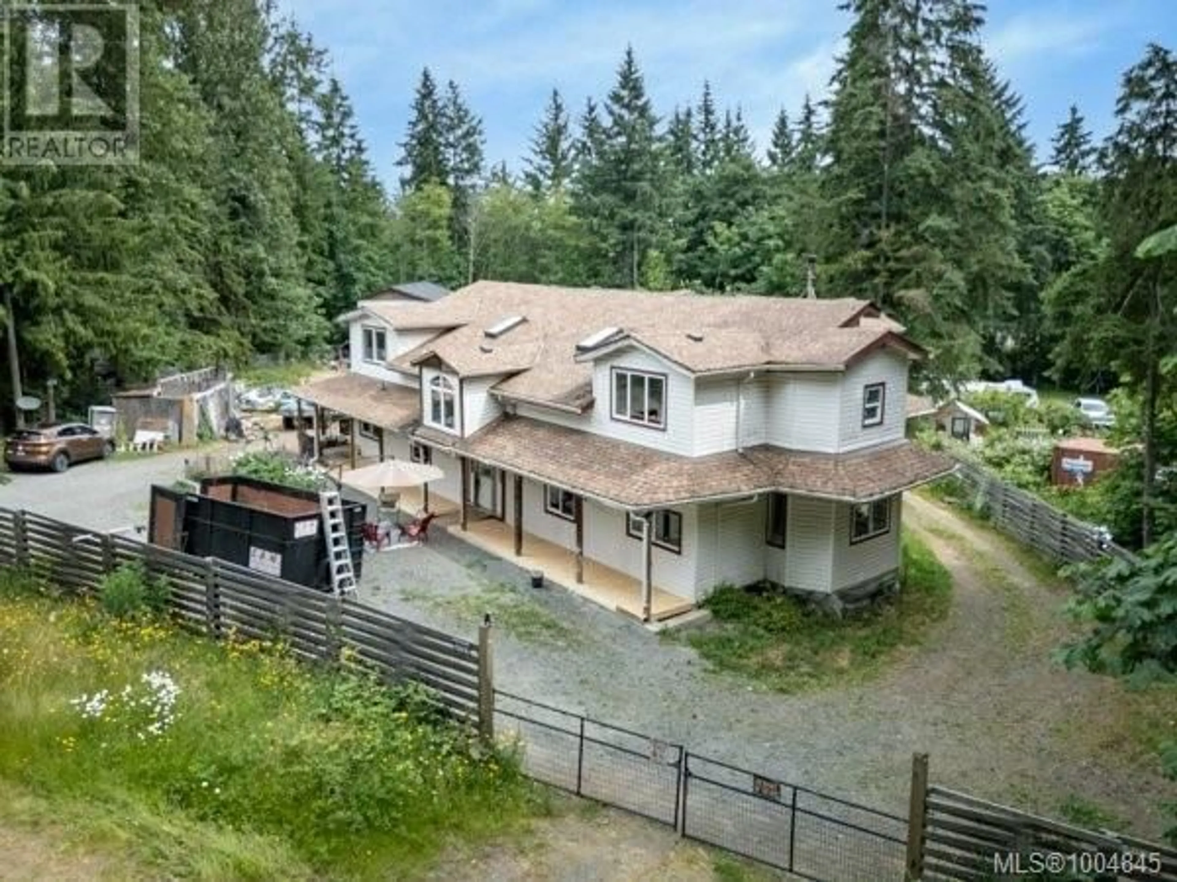 A pic from outside/outdoor area/front of a property/back of a property/a pic from drone, mountain view for 2524 MACAULAY ROAD, Black Creek British Columbia V9J1B5