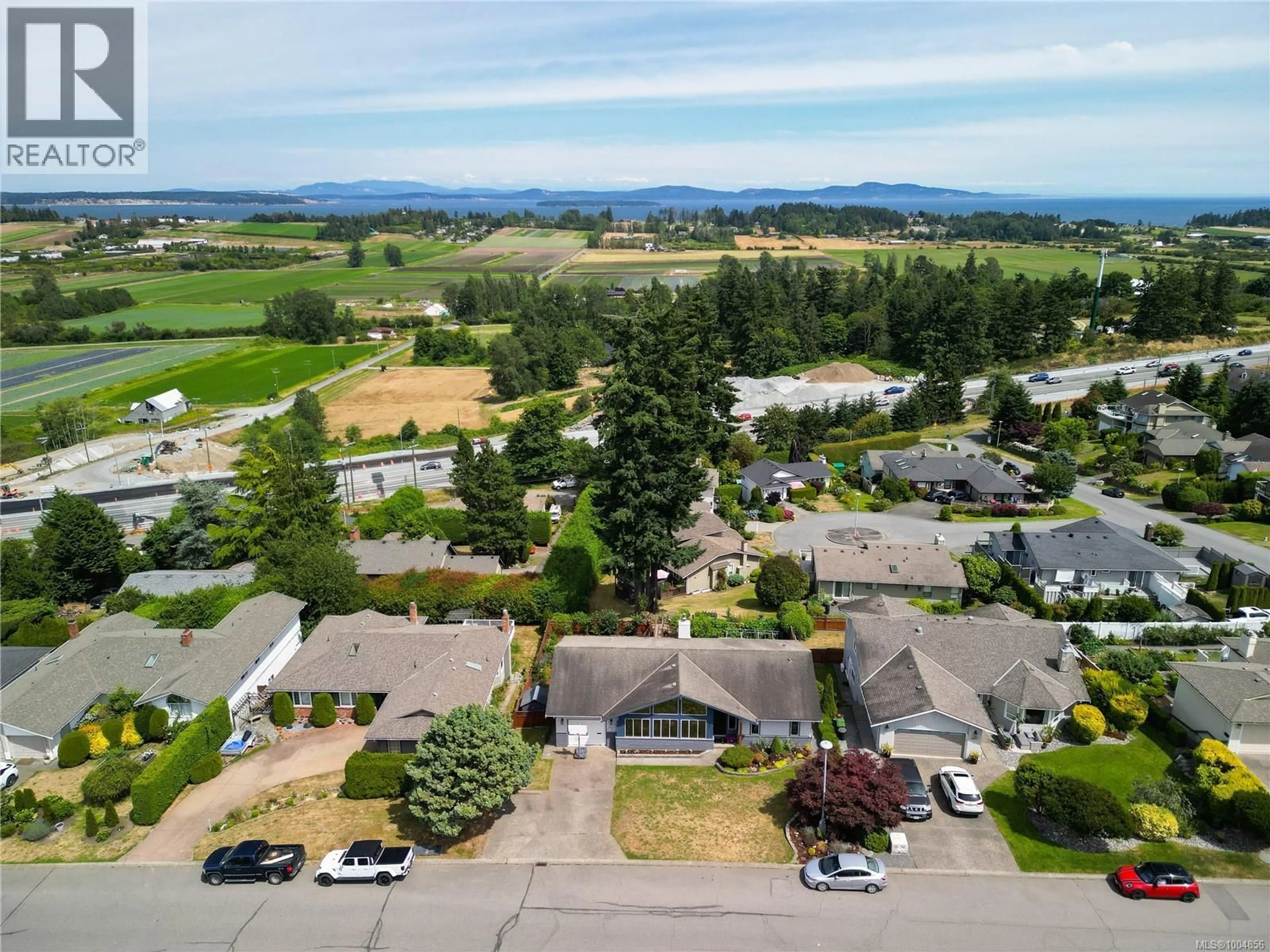 A pic from outside/outdoor area/front of a property/back of a property/a pic from drone, mountain view for 6521 BELLA VISTA DRIVE, Central Saanich British Columbia V8Z6Y4