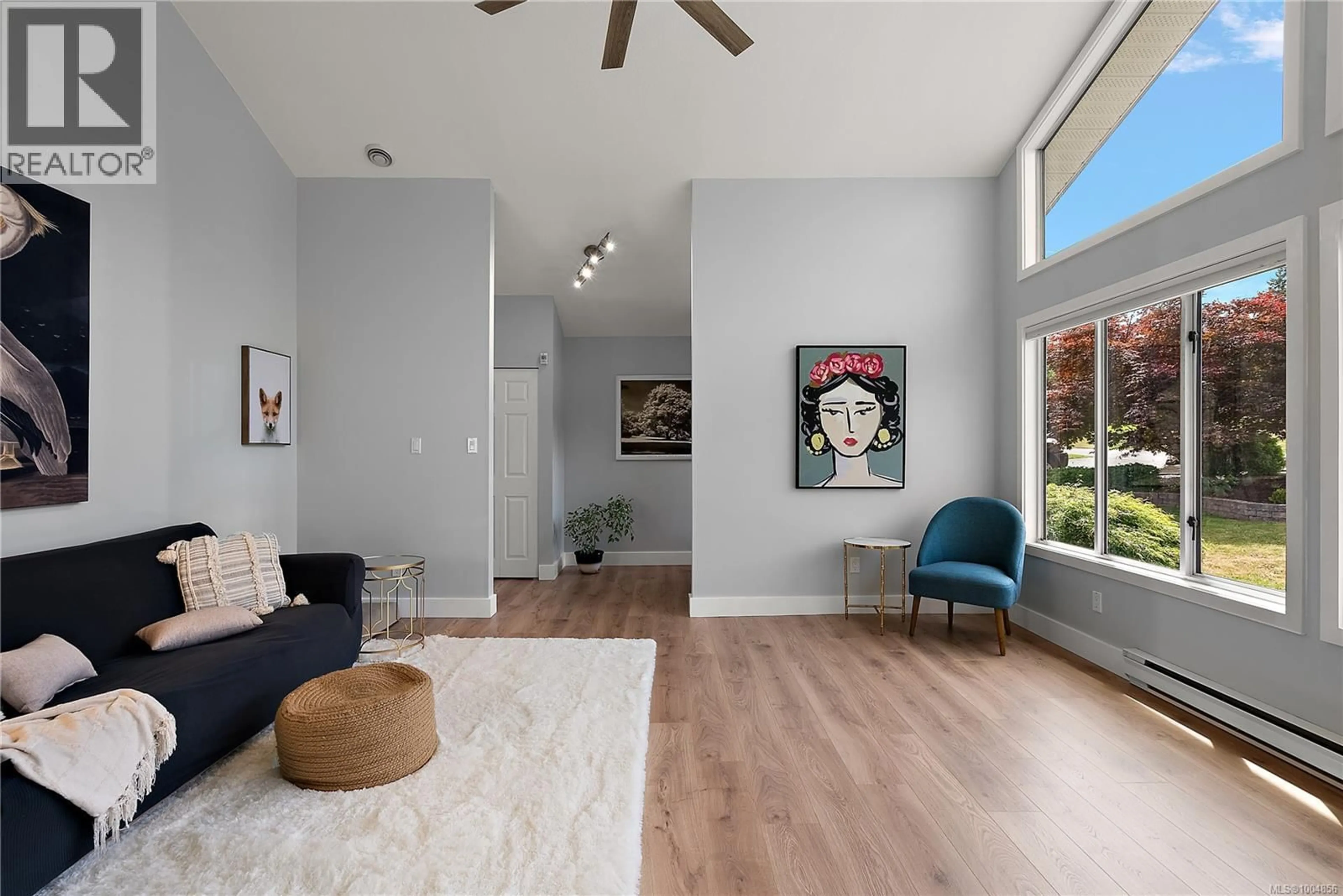 Living room with furniture, unknown for 6521 BELLA VISTA DRIVE, Central Saanich British Columbia V8Z6Y4