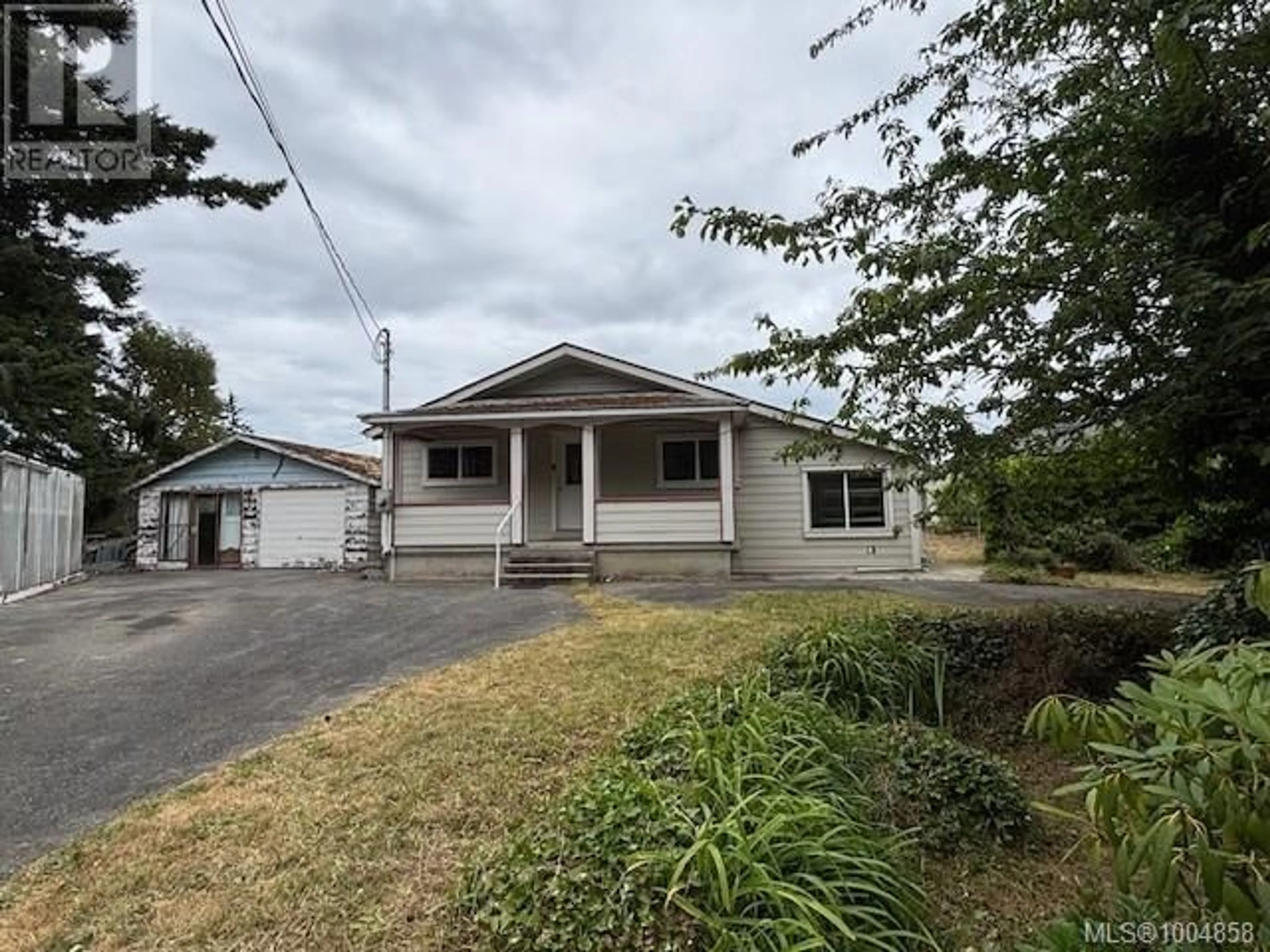 A pic from outside/outdoor area/front of a property/back of a property/a pic from drone, street for 130 PARK DRIVE, Salt Spring British Columbia V8K2R7
