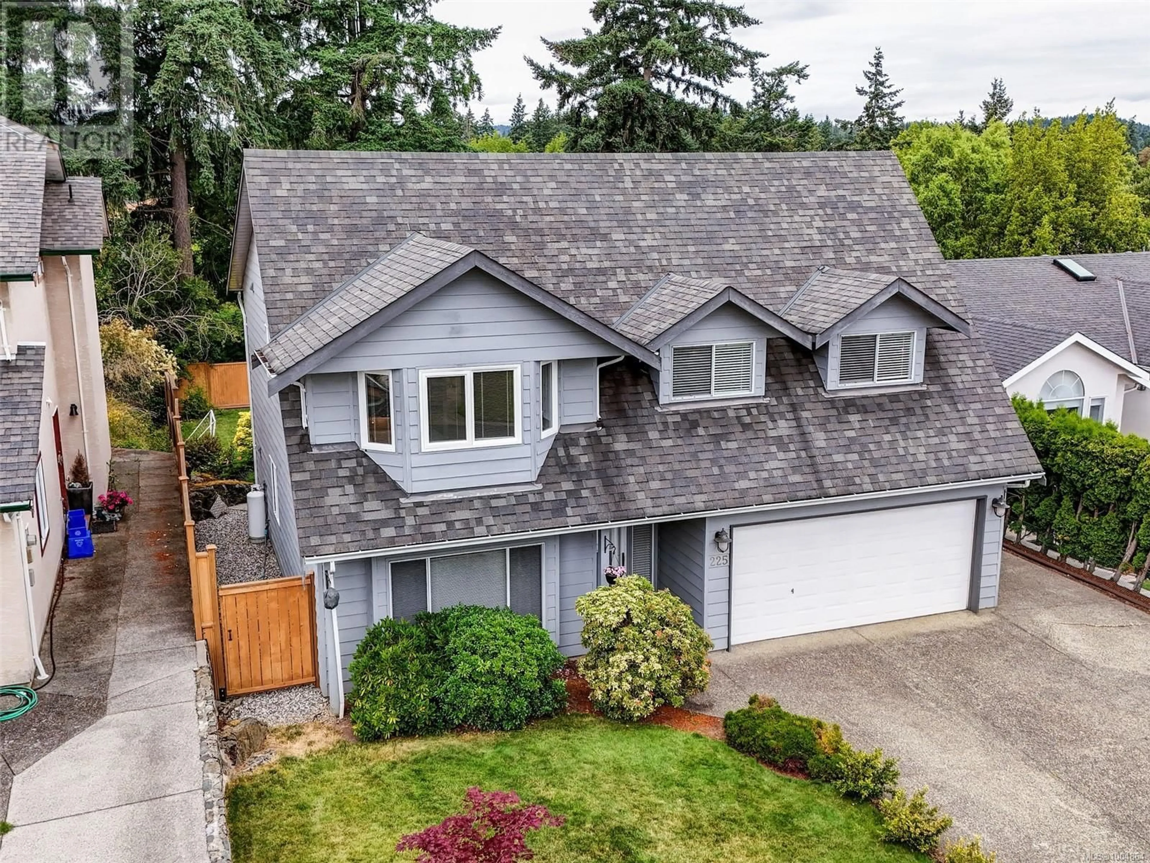A pic from outside/outdoor area/front of a property/back of a property/a pic from drone, street for 225 GARRINGTON PLACE, View Royal British Columbia V9B5V7