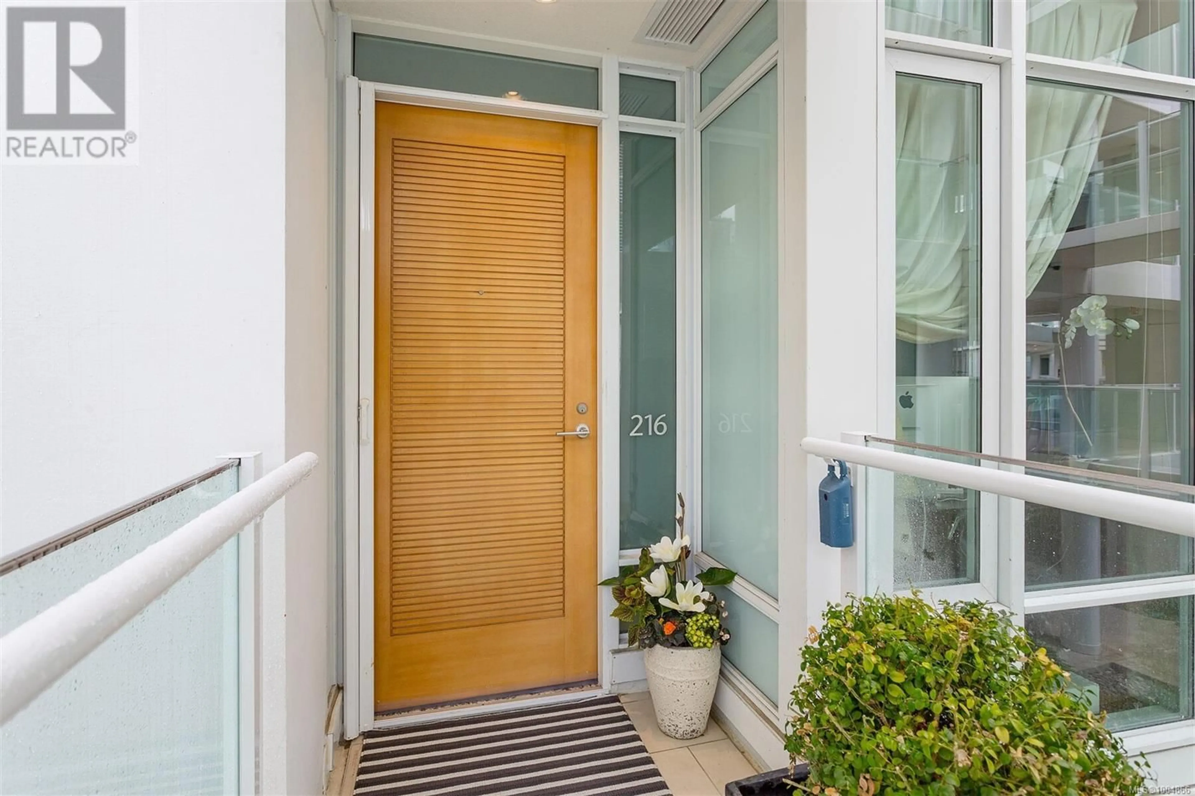 Indoor entryway for 216 - 68 SONGHEES ROAD, Victoria British Columbia V9A0A3
