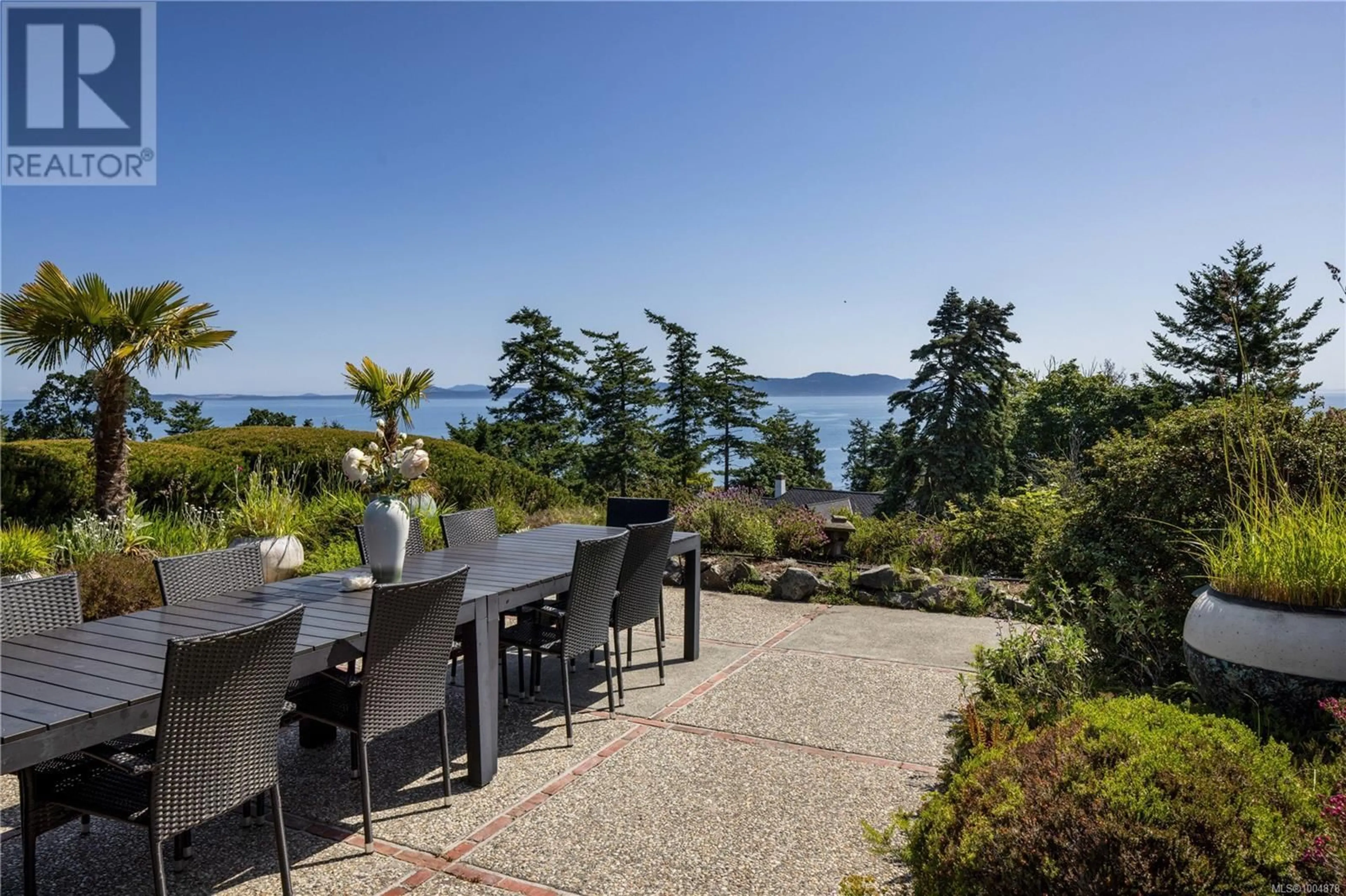 Patio, water/lake/river/ocean view for 1996 FERNDALE ROAD, Saanich British Columbia V8N2Y6