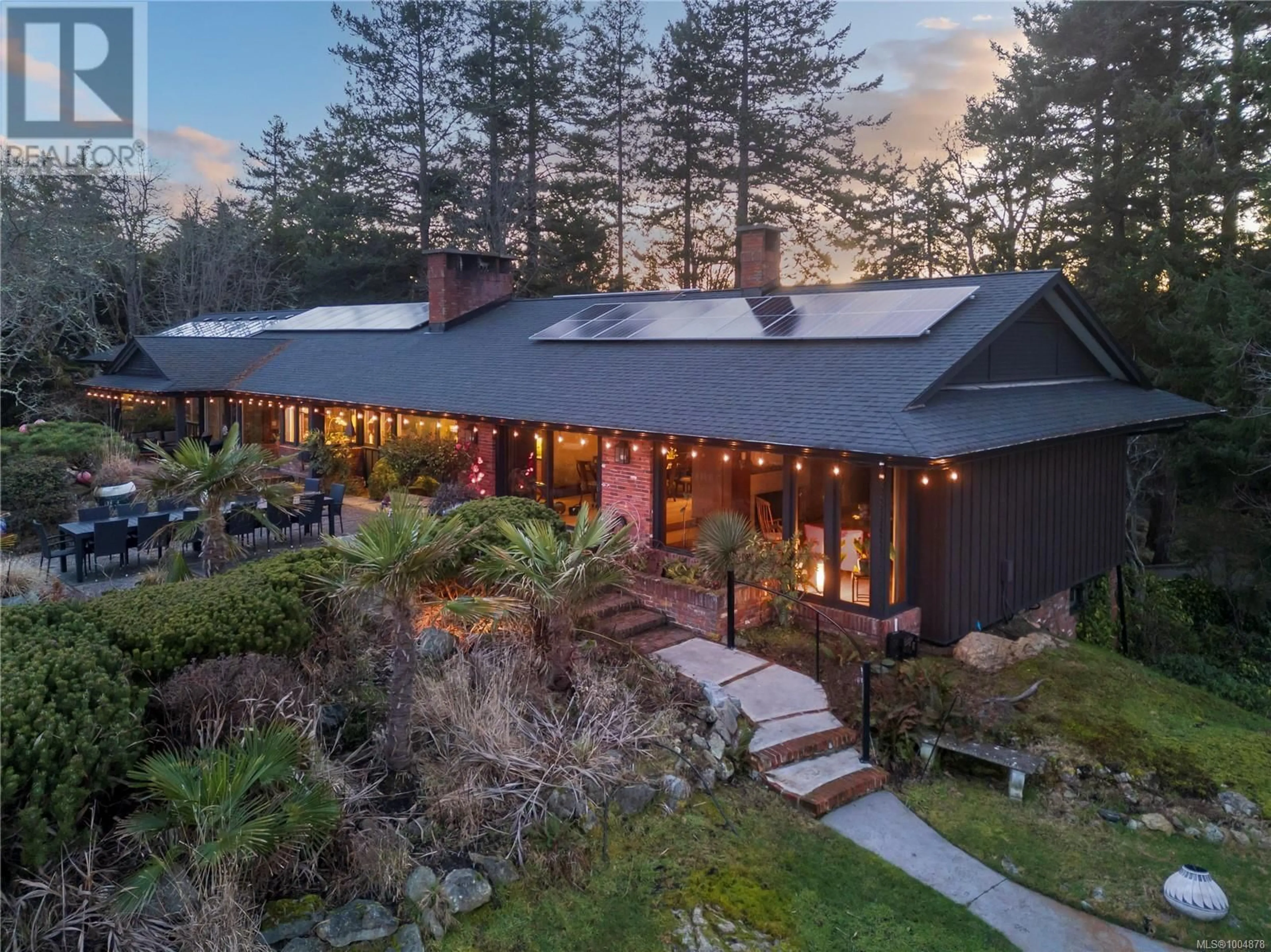 A pic from outside/outdoor area/front of a property/back of a property/a pic from drone, mountain view for 1996 FERNDALE ROAD, Saanich British Columbia V8N2Y6