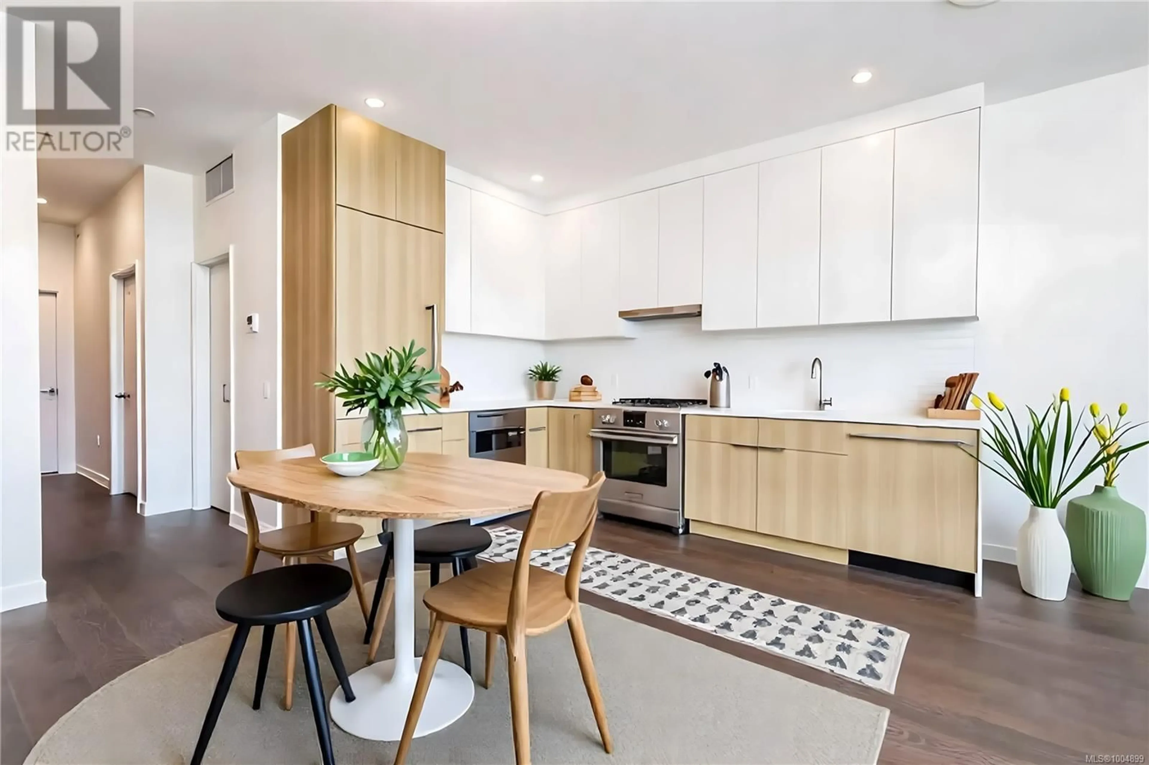 Contemporary kitchen, wood/laminate floor for 408 - 9570 FIFTH STREET, Sidney British Columbia V8L2W5