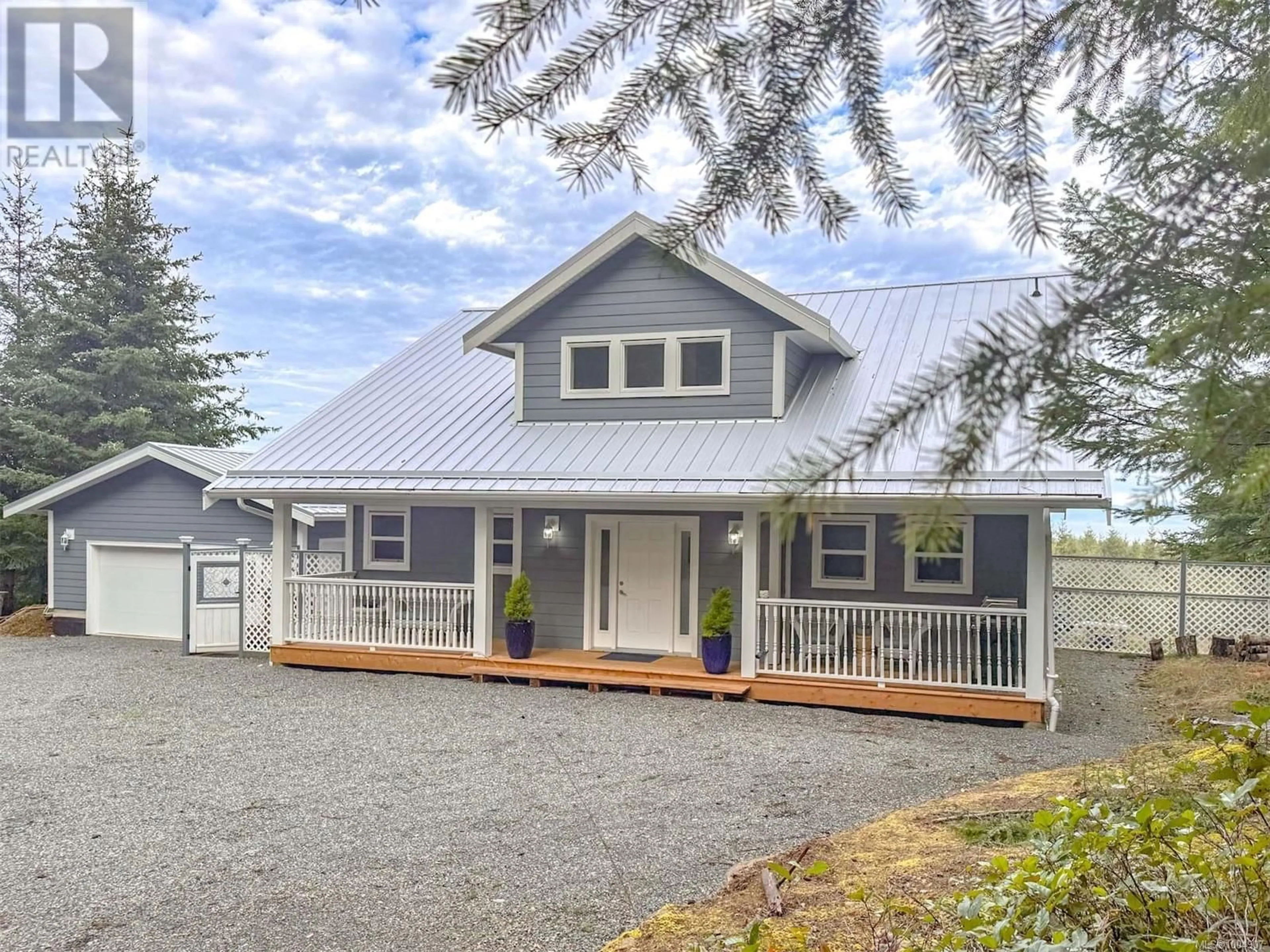 Home with vinyl exterior material, unknown for 1886 SEYMOUR, Gabriola Island British Columbia V0R1X6