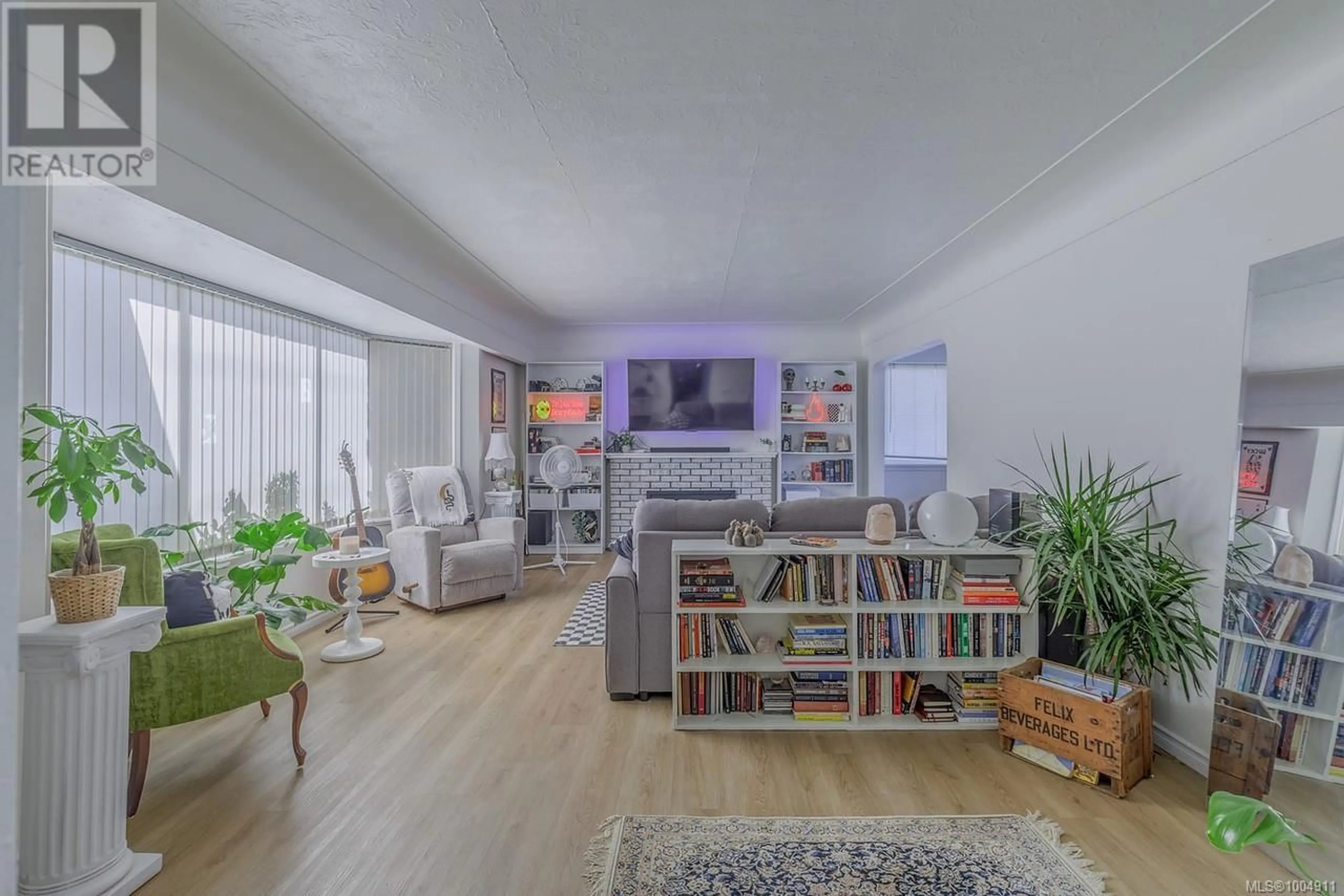 Living room with furniture, unknown for 1212 WADDINGTON ROAD, Nanaimo British Columbia V9S4V5