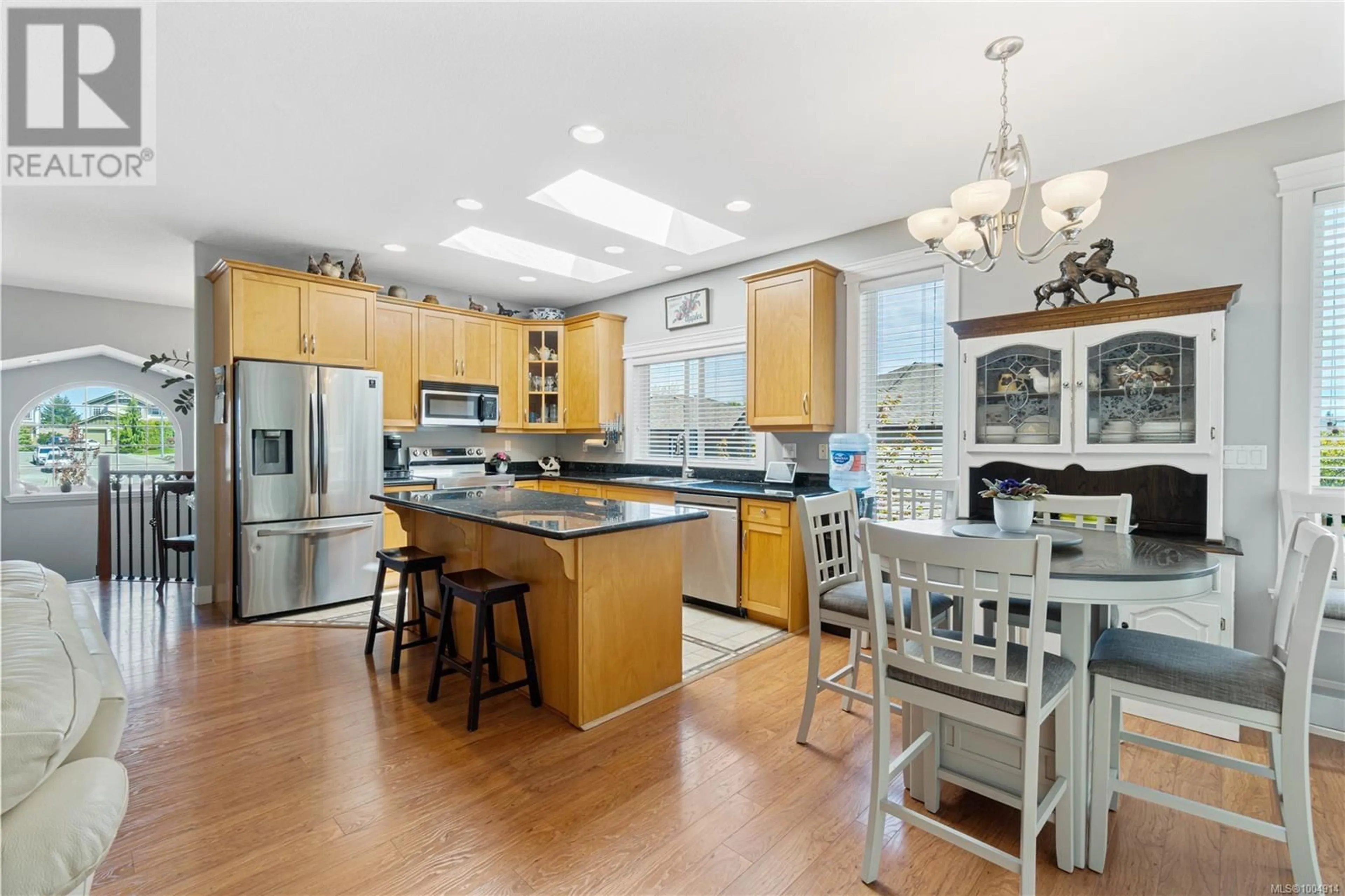 Open concept kitchen, unknown for 1343 THALIA PLACE, Nanaimo British Columbia V9R7E1
