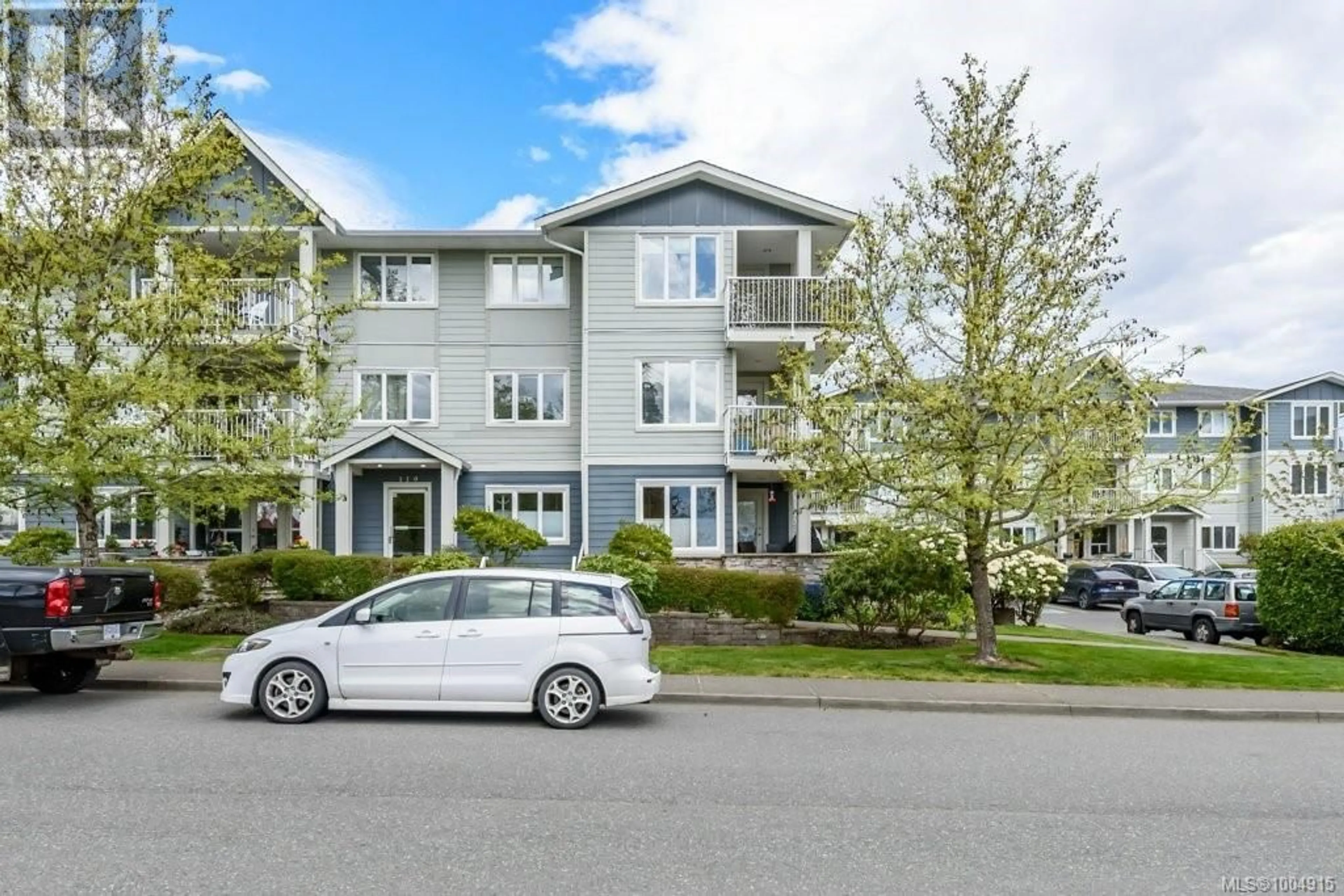 A pic from outside/outdoor area/front of a property/back of a property/a pic from drone, street for 15 - 119 20TH STREET, Courtenay British Columbia V9N8B1