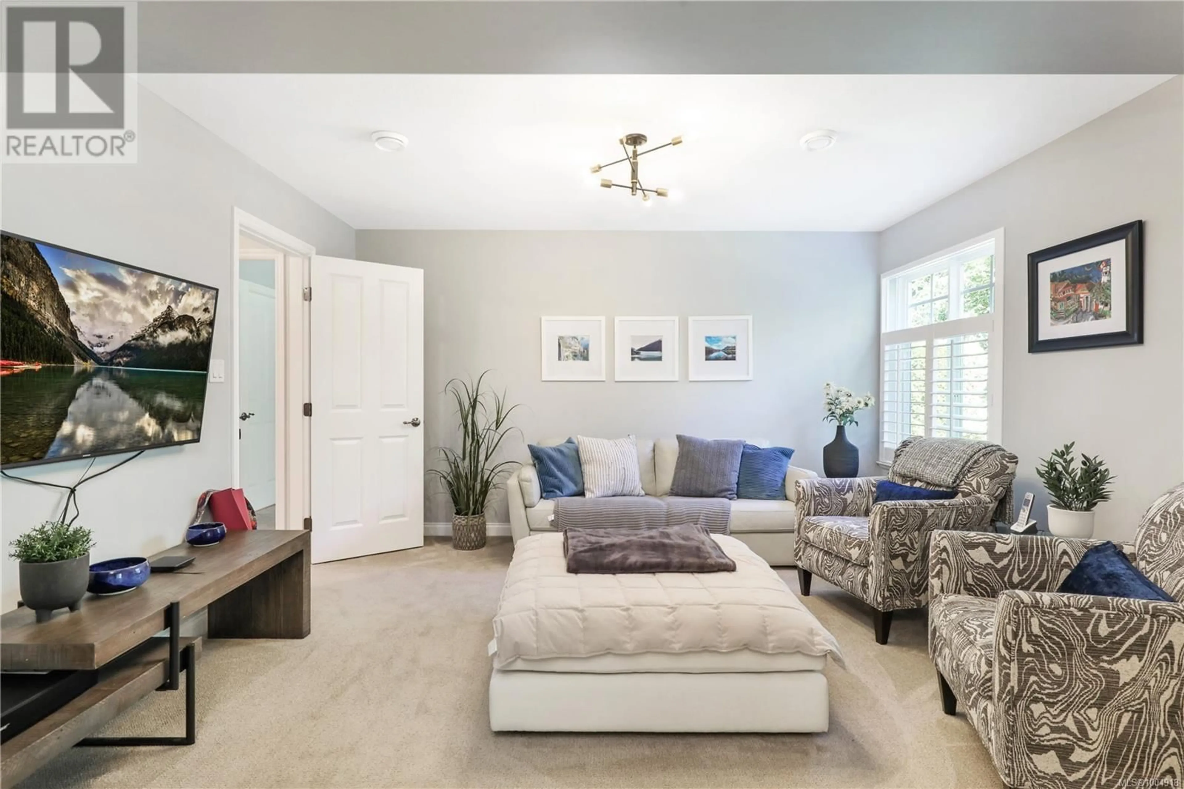 Living room with furniture, unknown for 1357 GAMBIER PLACE, Parksville British Columbia V9P2Y4