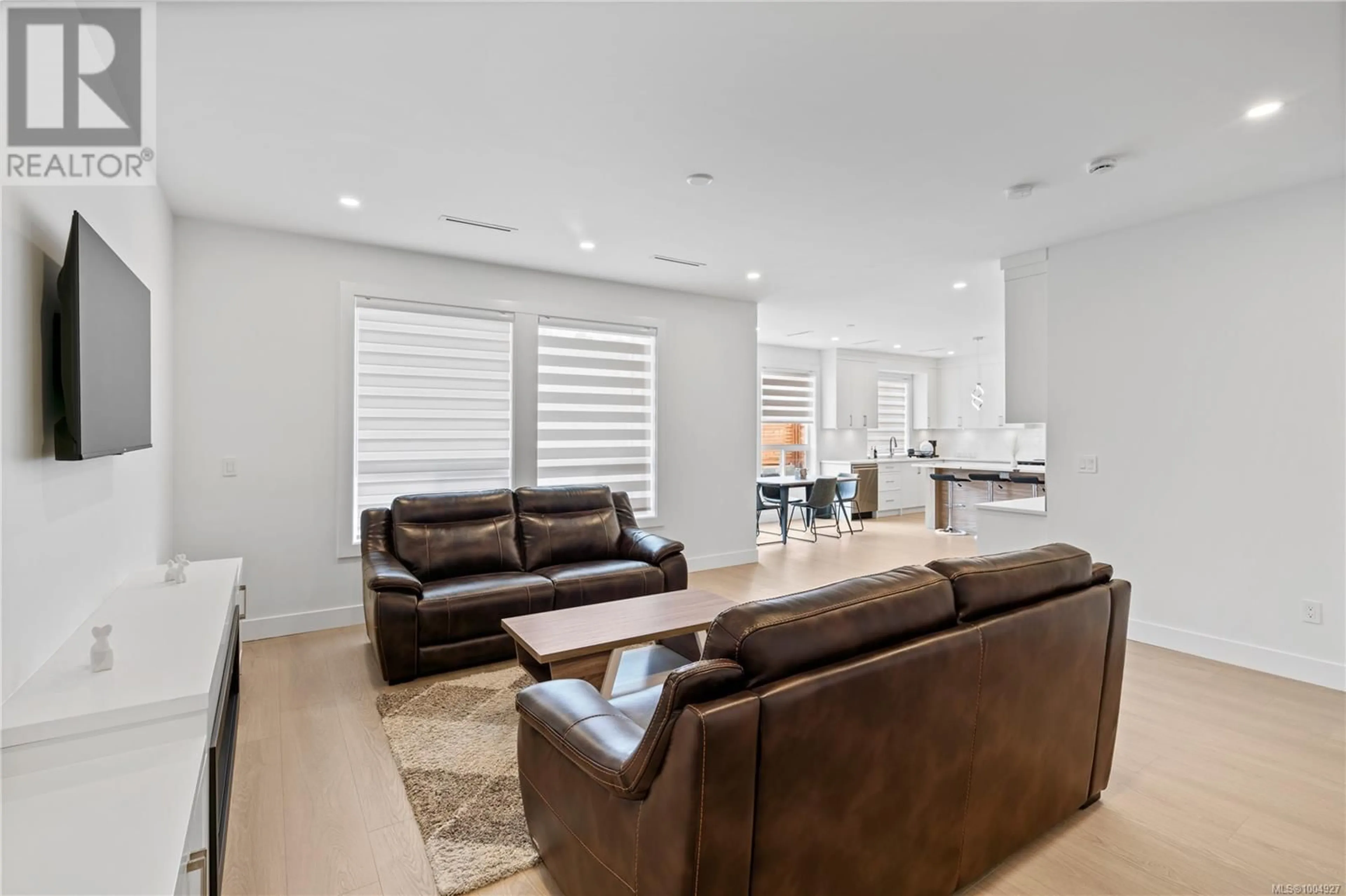 Living room with furniture, unknown for 2350 SWALLOW PLACE, Langford British Columbia V9B6Y6