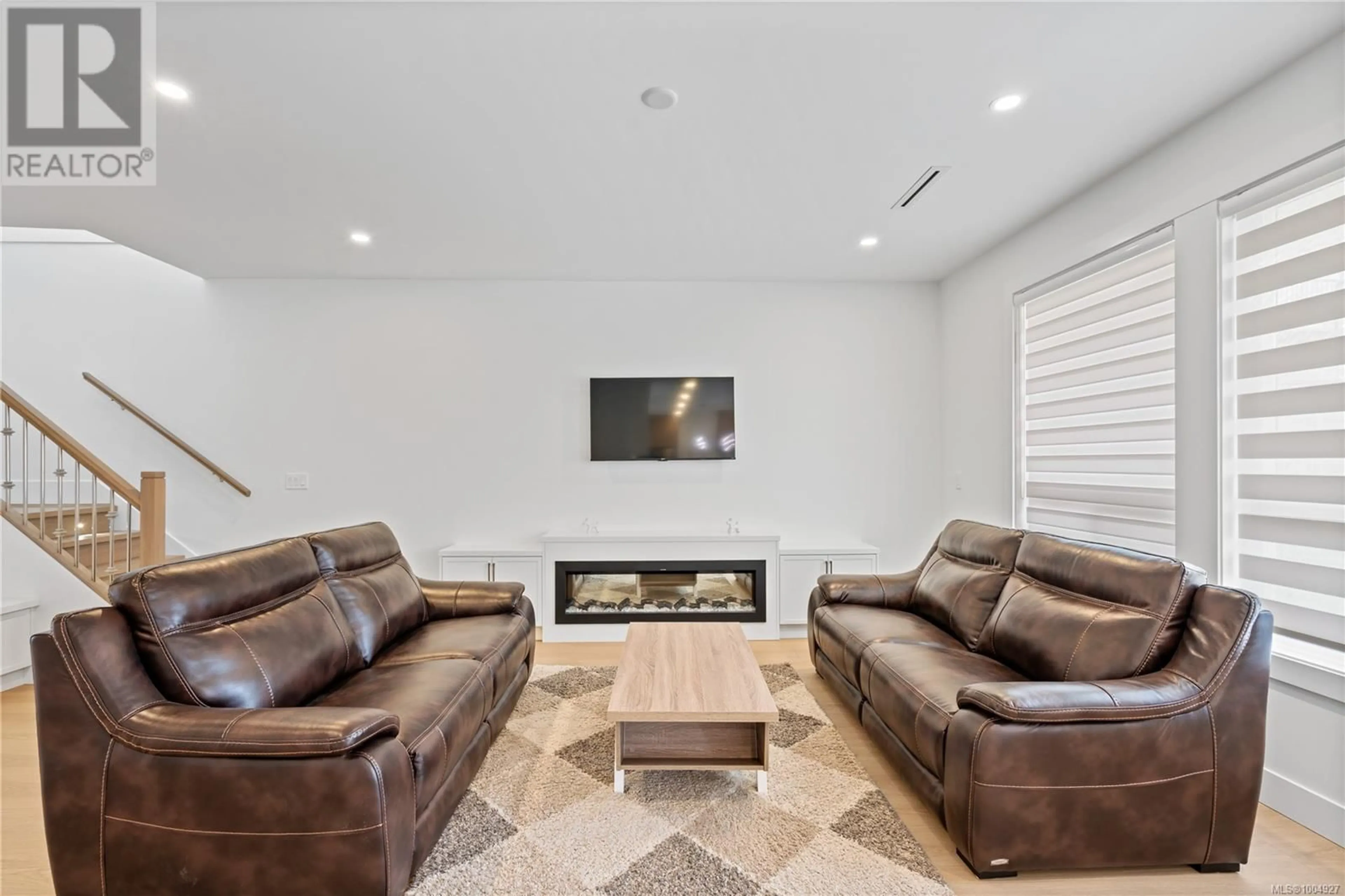 Living room with furniture, ceramic/tile floor for 2350 SWALLOW PLACE, Langford British Columbia V9B6Y6