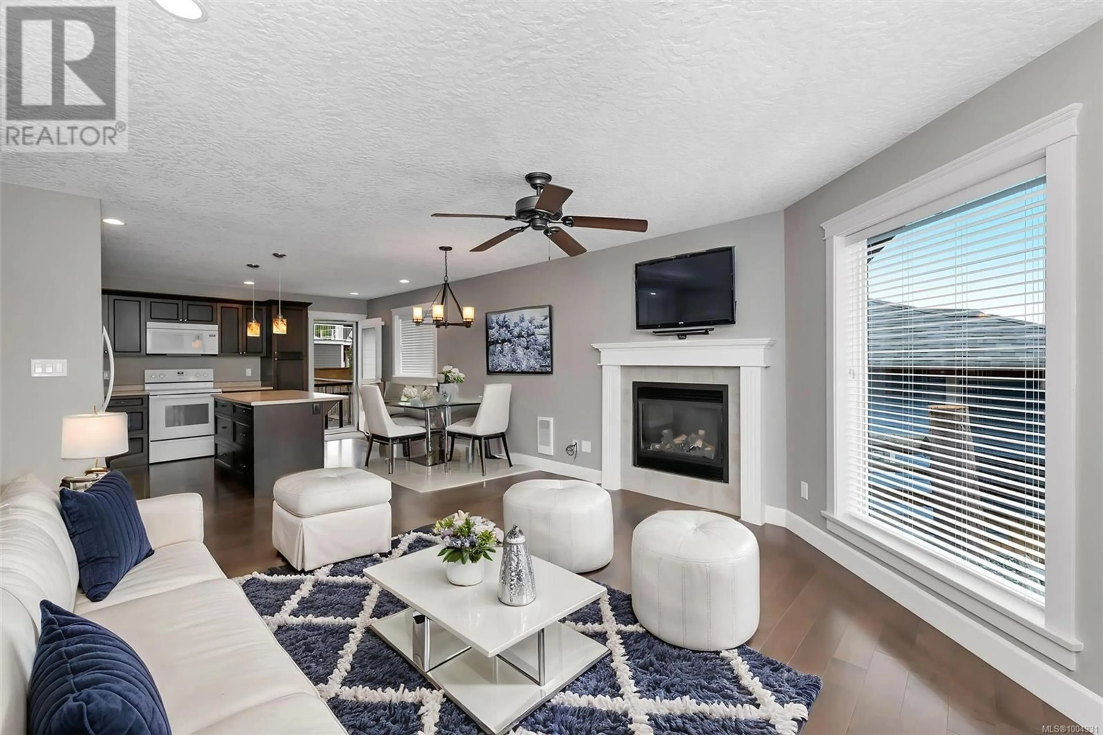 Living room with furniture, unknown for 7982 TIDEMARK WAY, Crofton British Columbia V0R1R0