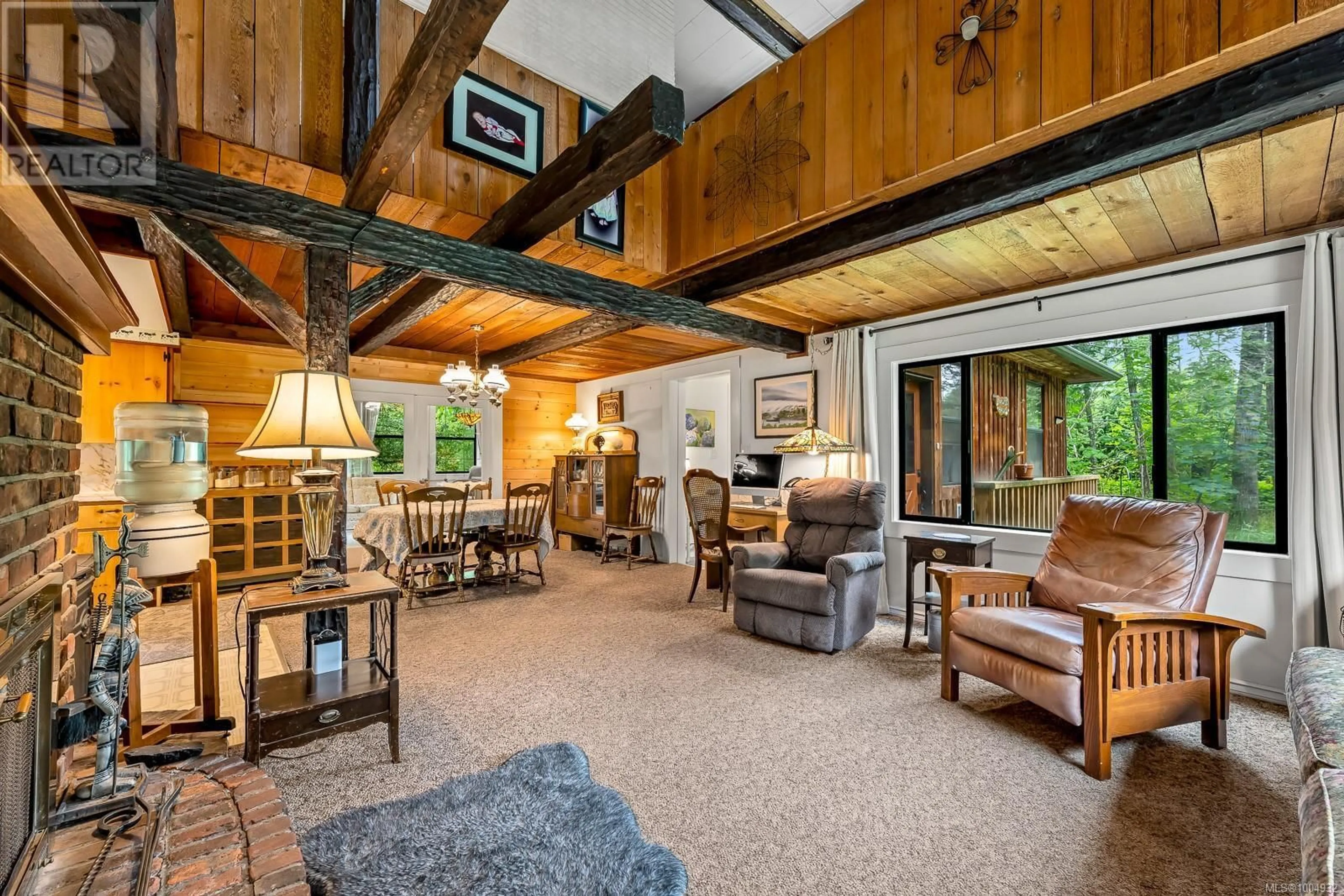Indoor foyer for 3799 PIERCY ROAD, Courtenay British Columbia V9J1R7