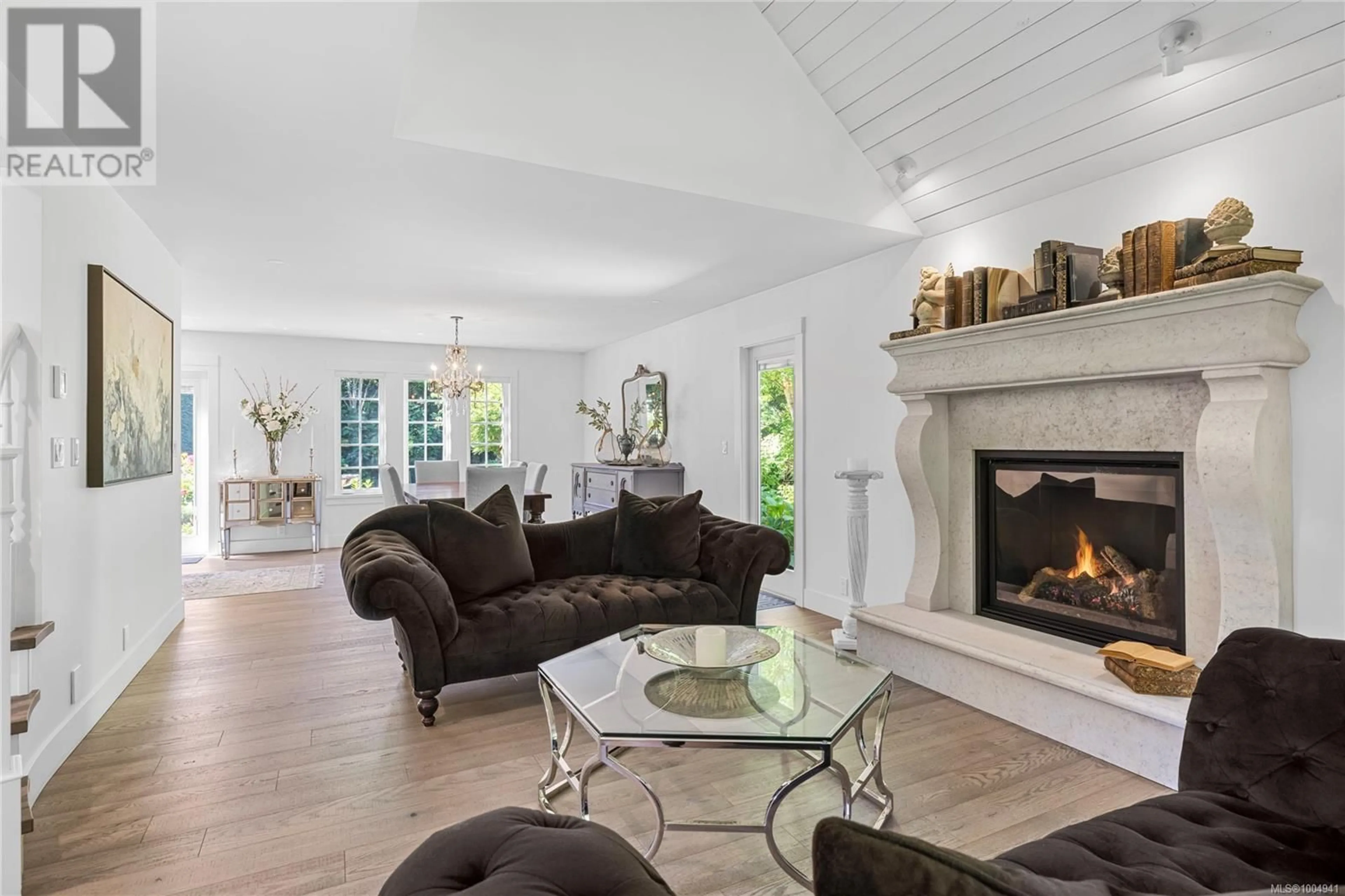 Living room with furniture, unknown for 2534 ISLAND HIGHWAY WEST, Qualicum Beach British Columbia V9K1G5
