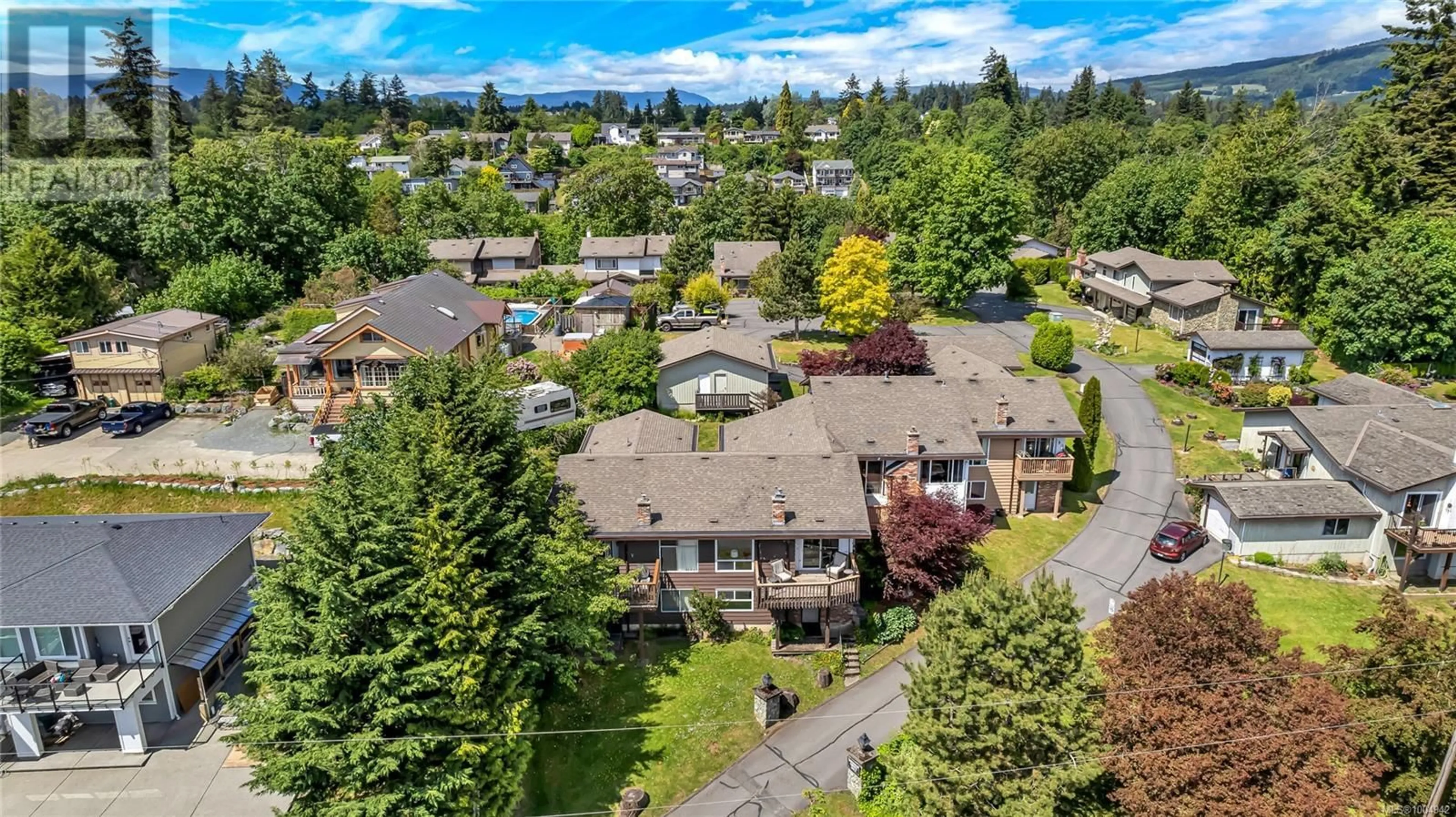A pic from outside/outdoor area/front of a property/back of a property/a pic from drone, unknown for 2 - 6172 ALINGTON ROAD, Duncan British Columbia V9L2E9
