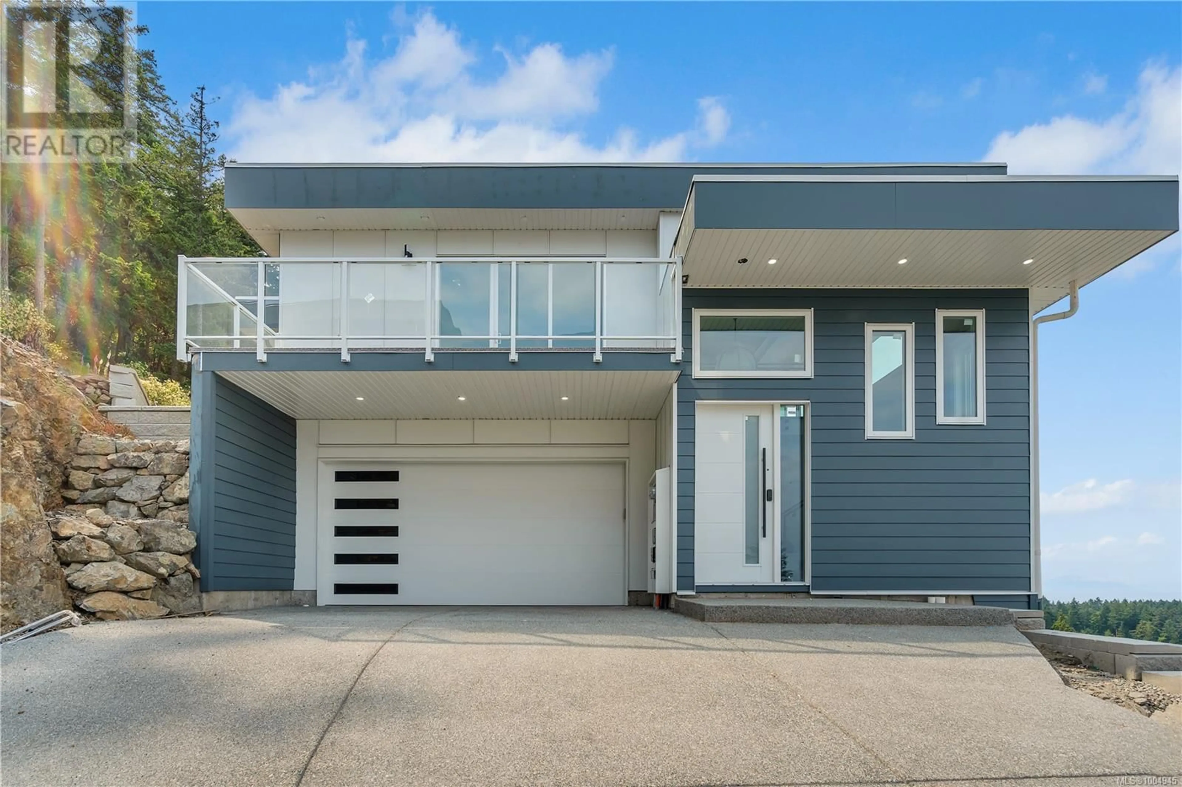 Home with vinyl exterior material, street for 3875 GULFVIEW DRIVE, Nanaimo British Columbia V9T6E2