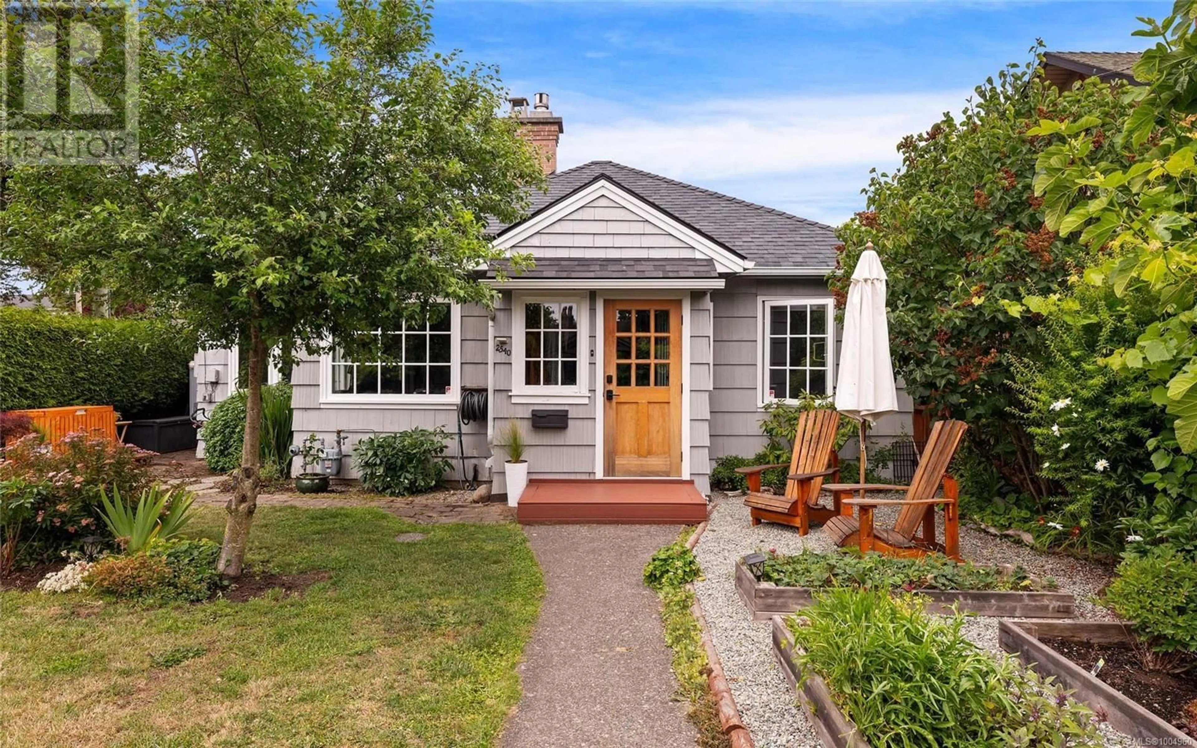 Home with brick exterior material, street for 2540 EMPIRE STREET, Victoria British Columbia V8T3M6
