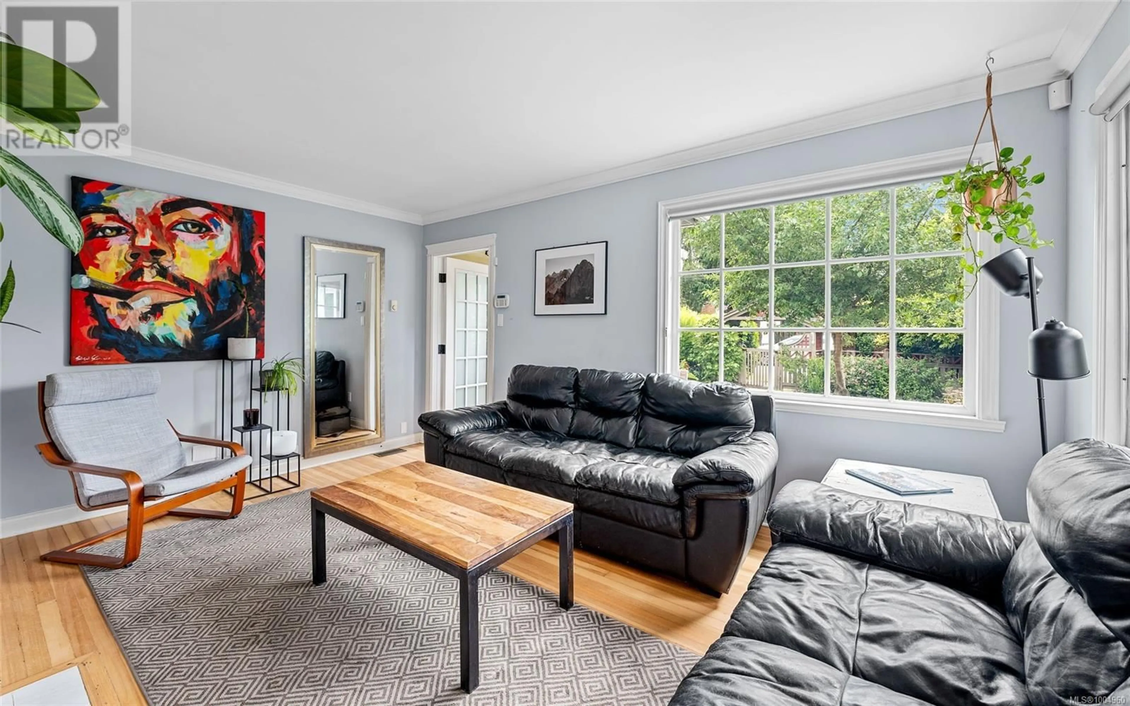 Living room with furniture, unknown for 2540 EMPIRE STREET, Victoria British Columbia V8T3M6