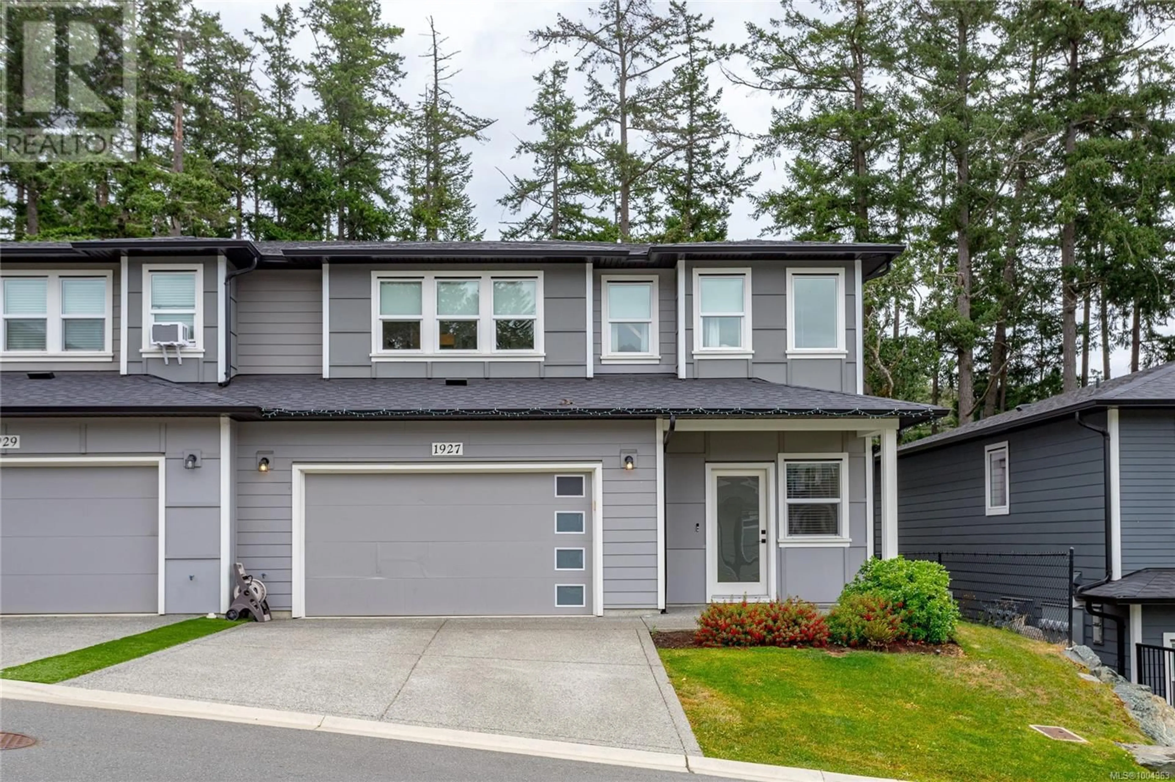 Home with vinyl exterior material, street for 1927 WEST PARK LANE, View Royal British Columbia V9B3R9