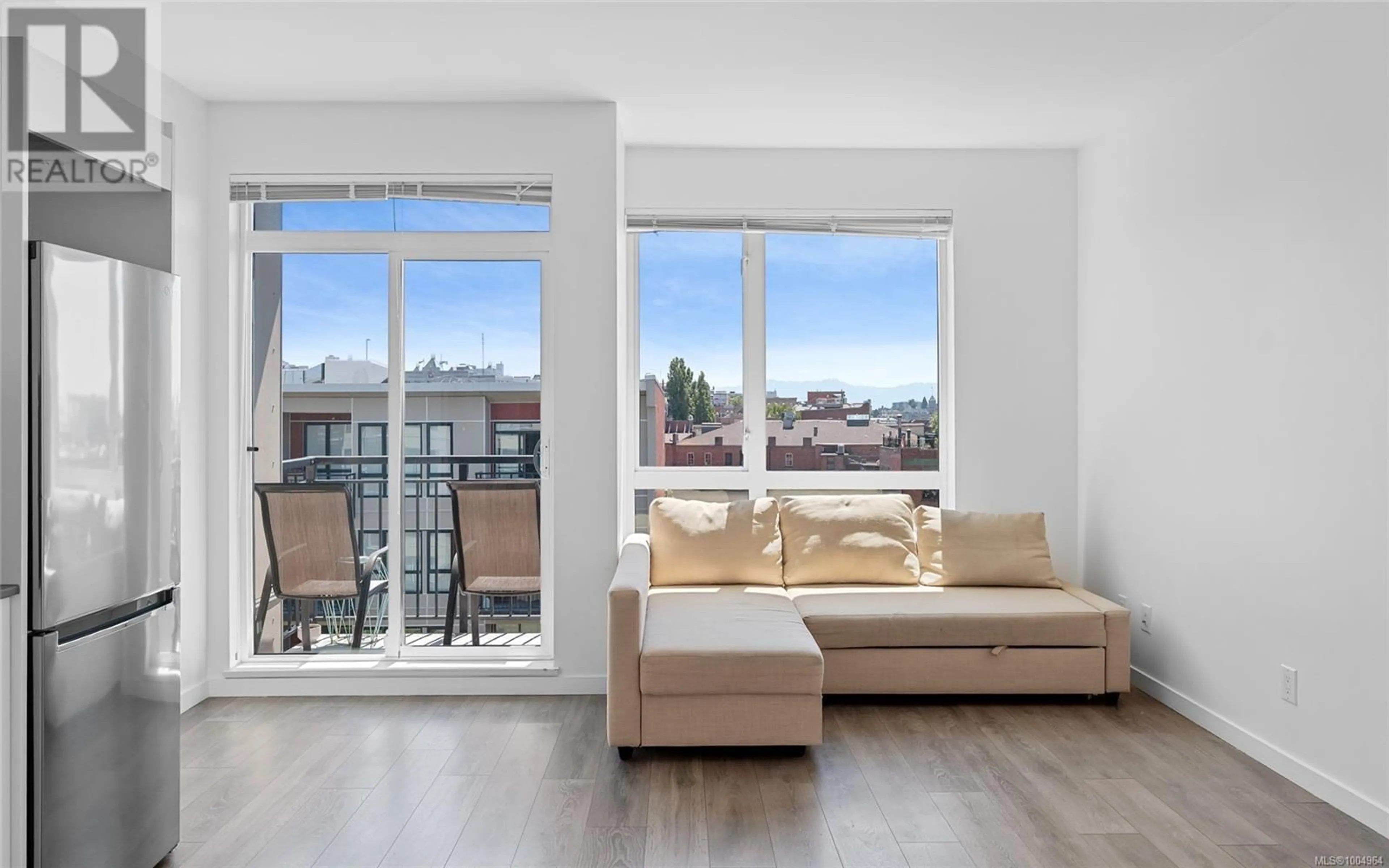 Living room with furniture, unknown for 510 - 517 FISGARD STREET, Victoria British Columbia V8W0C5