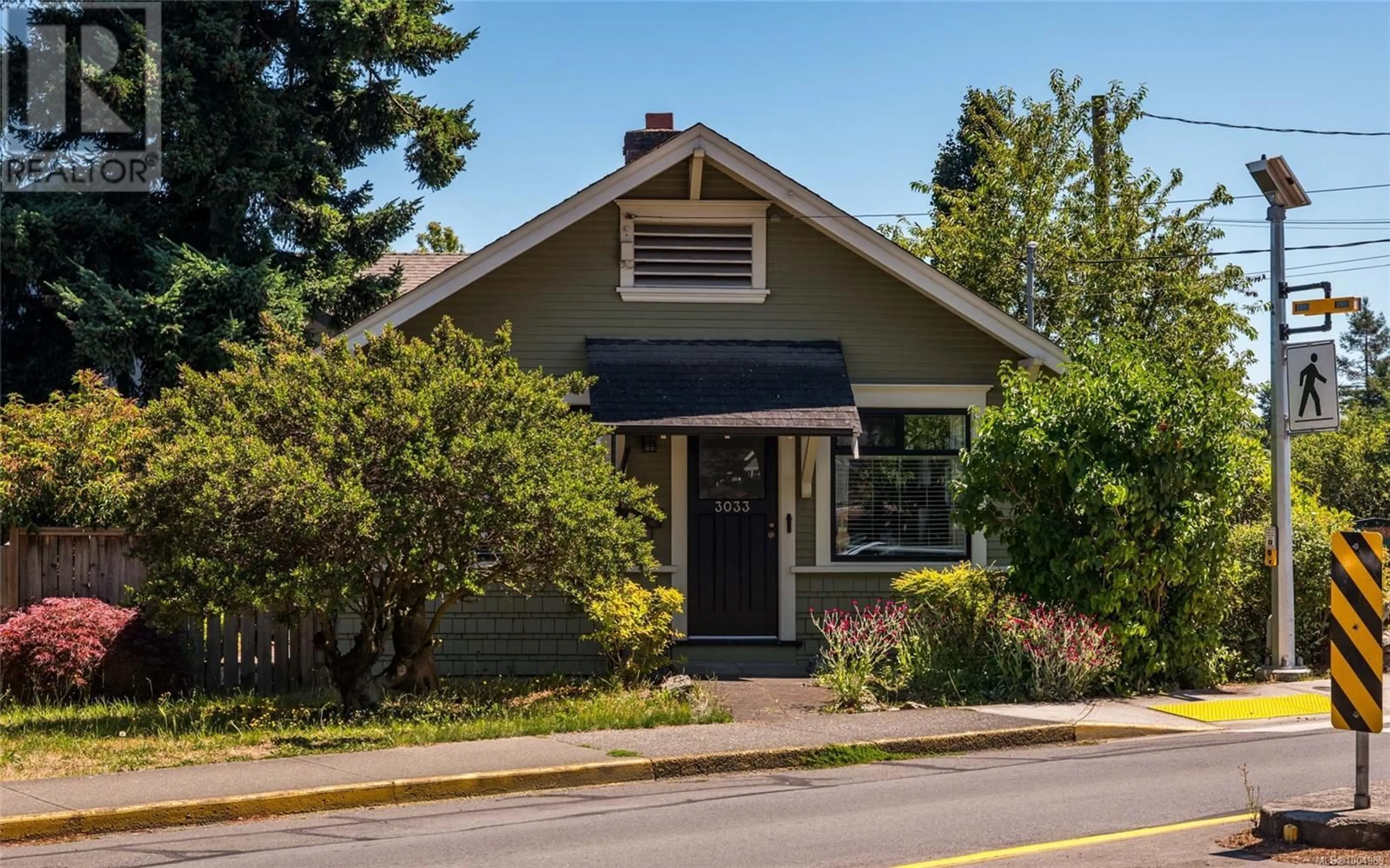 Home with vinyl exterior material, street for 3033 CEDAR HILL ROAD, Victoria British Columbia V8T3J2