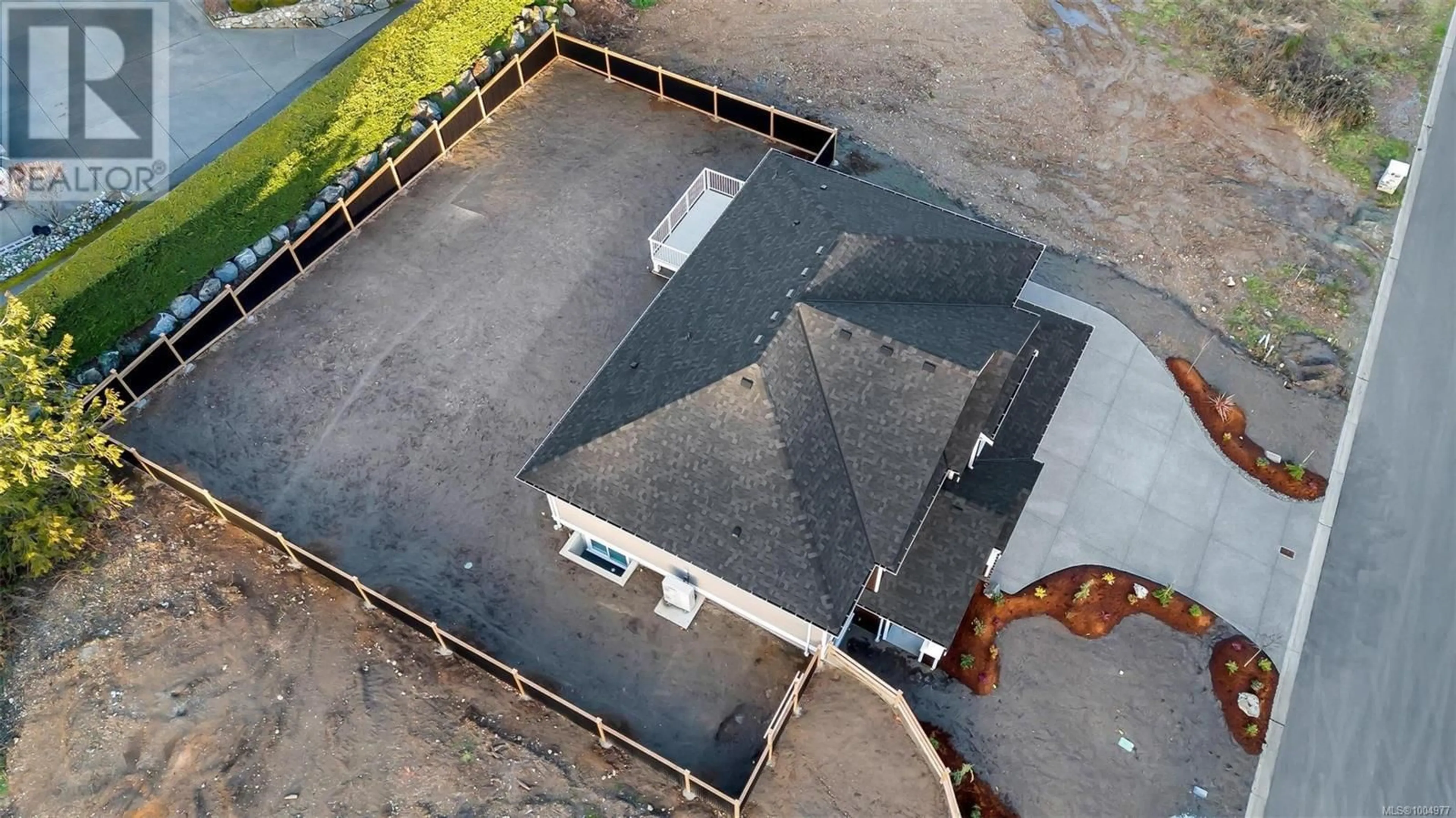 A pic from outside/outdoor area/front of a property/back of a property/a pic from drone, building for 539 BICKFORD WAY, Mill Bay British Columbia V8H1H7