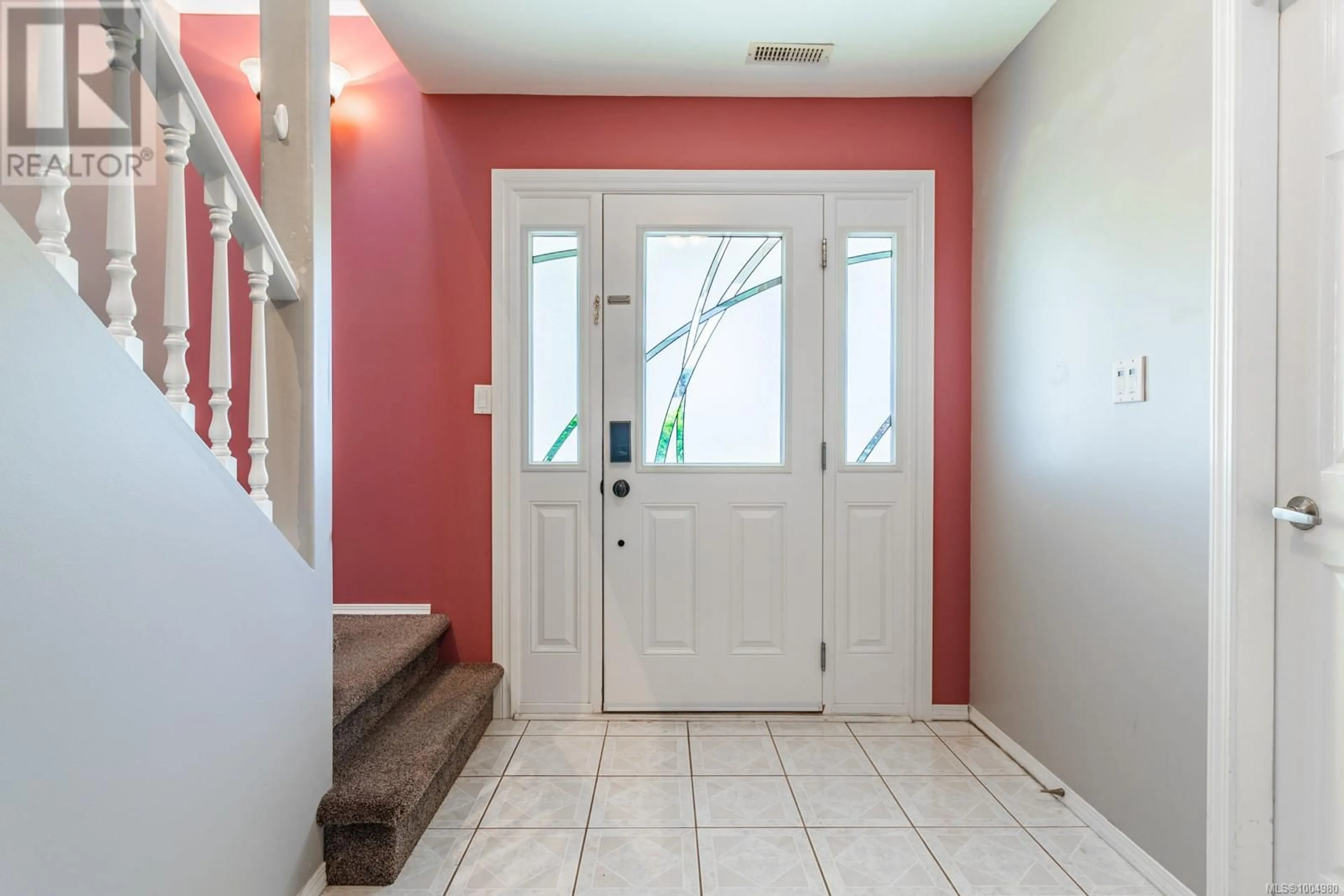 Indoor entryway for 6091 SIERRA WAY, Nanaimo British Columbia V9V1R8