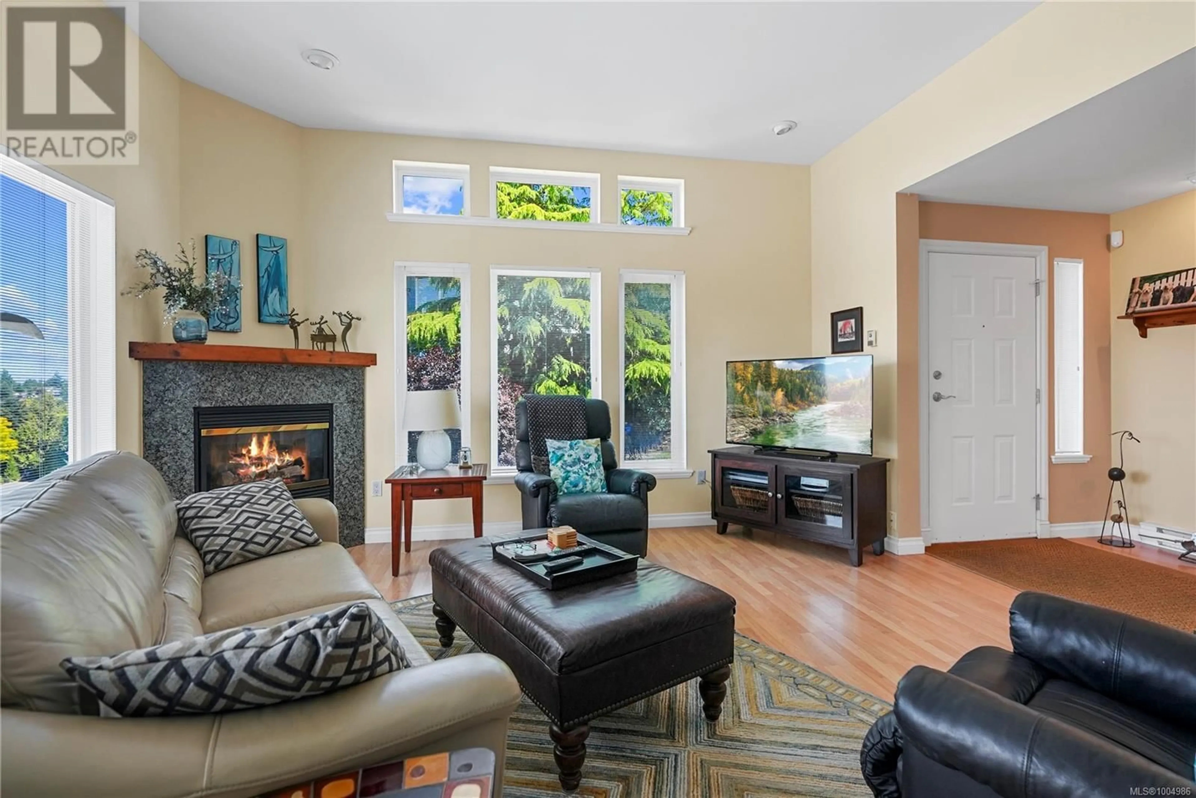 Living room with furniture, unknown for 4 - 915 GLEN VALE ROAD, Esquimalt British Columbia V9A6N1