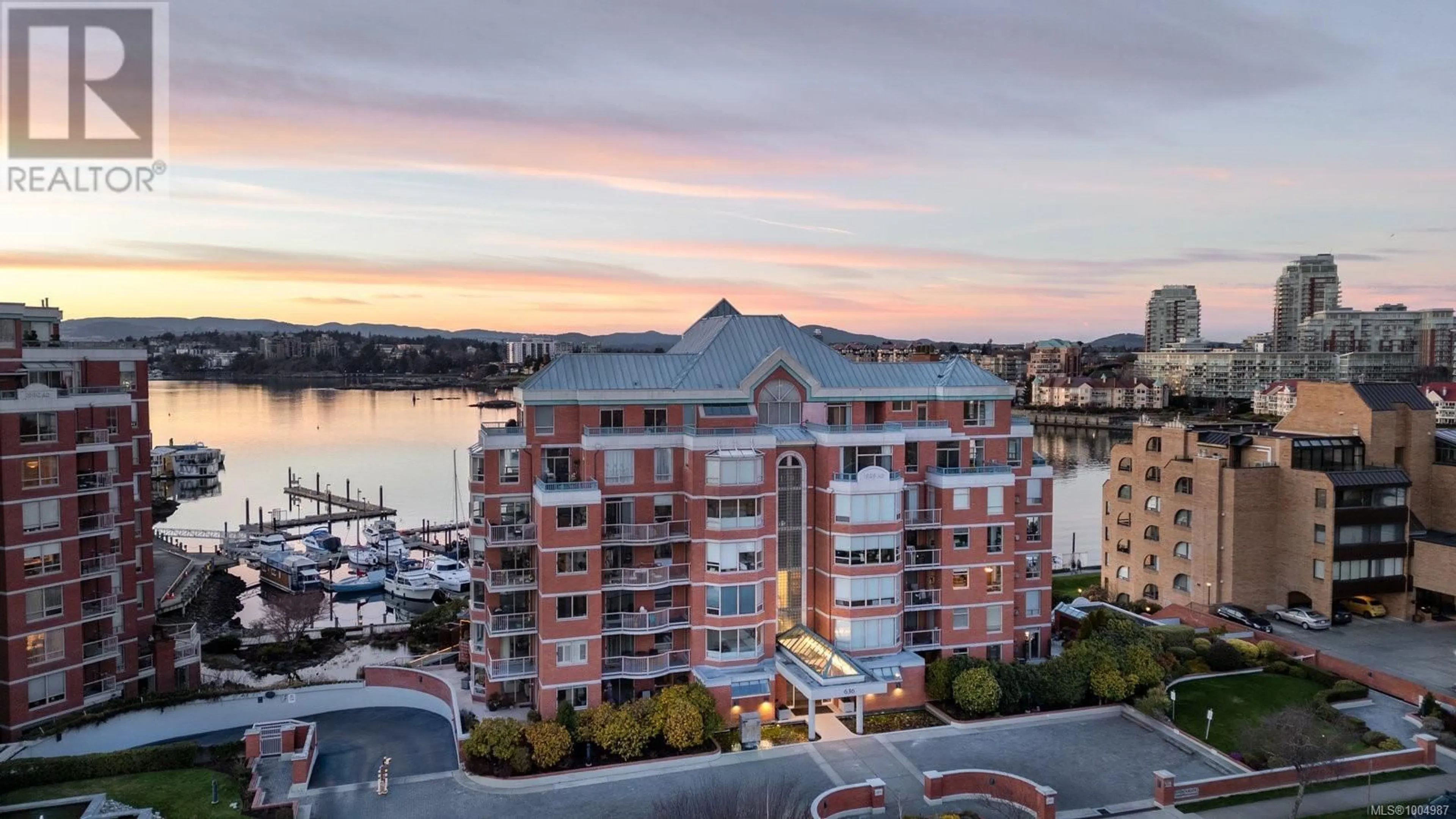A pic from outside/outdoor area/front of a property/back of a property/a pic from drone, water/lake/river/ocean view for 301 - 636 MONTREAL STREET, Victoria British Columbia V8V4Y1