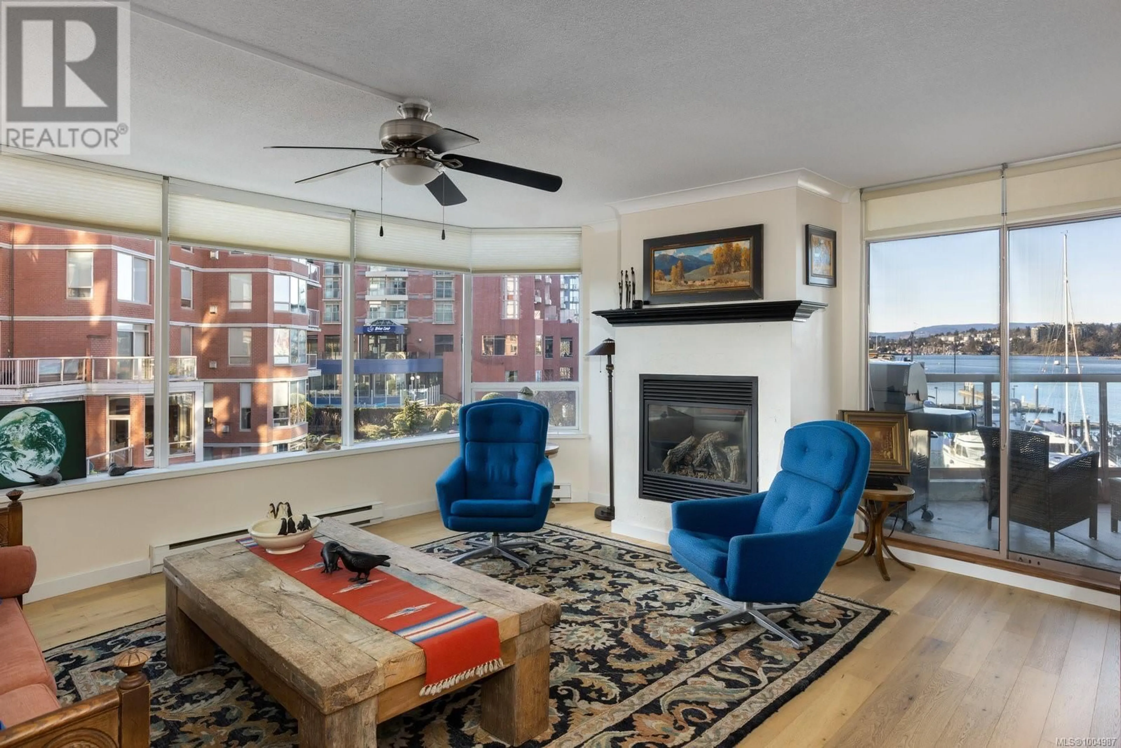 Living room with furniture, unknown for 301 - 636 MONTREAL STREET, Victoria British Columbia V8V4Y1