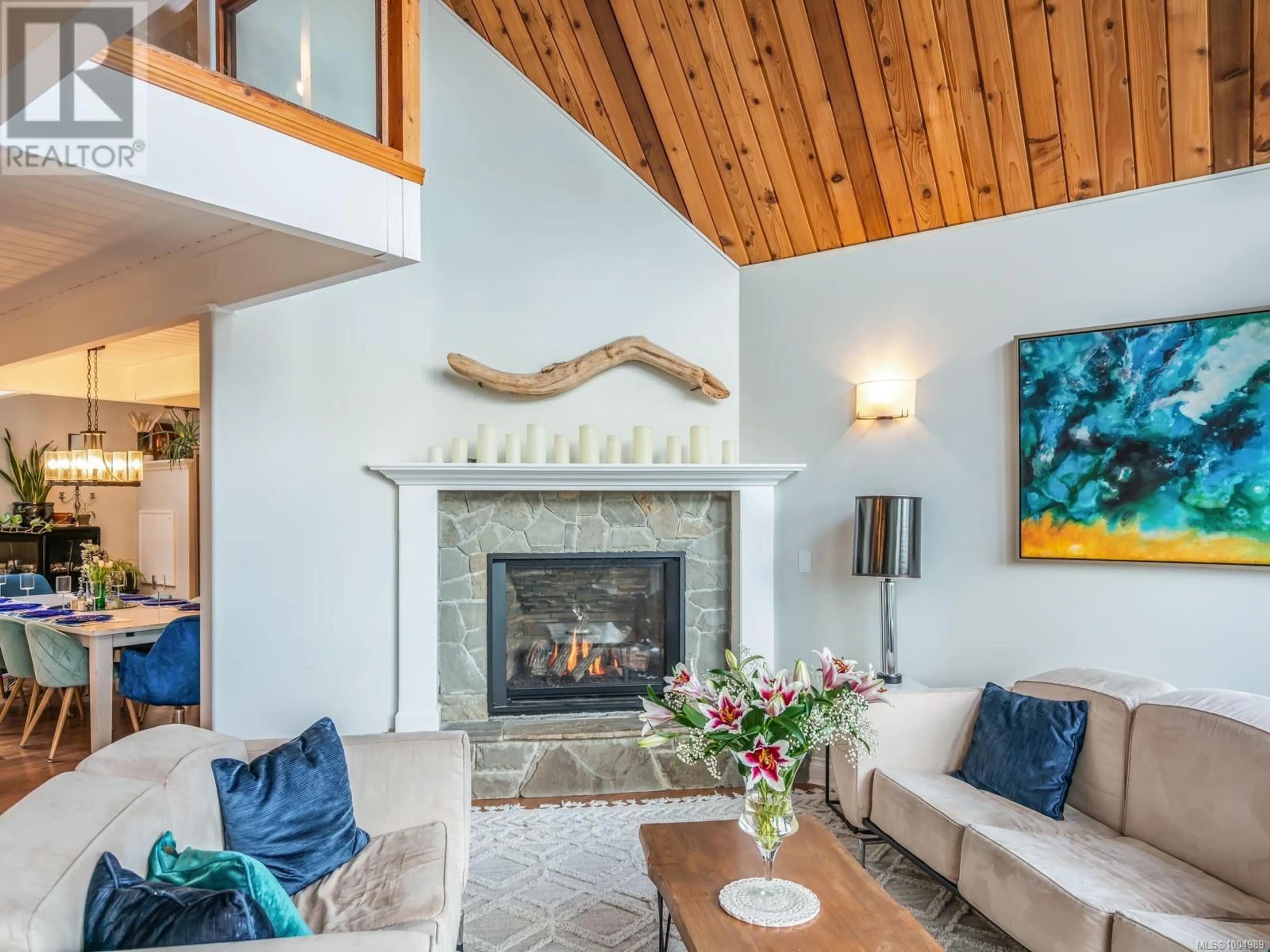 Living room with furniture, unknown for 868 CHICHESTER ROAD WEST, Gabriola Island British Columbia V0R1X1