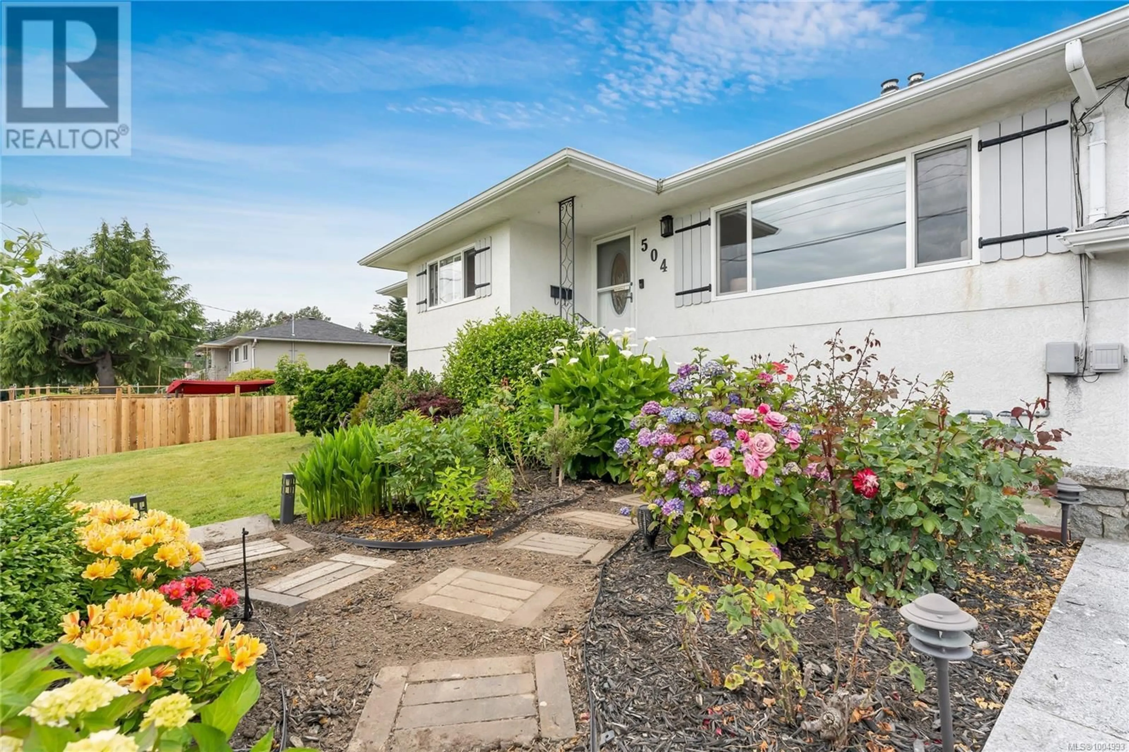 Unknown for 504 DUMERESQ STREET, Saanich British Columbia V8Z1X2