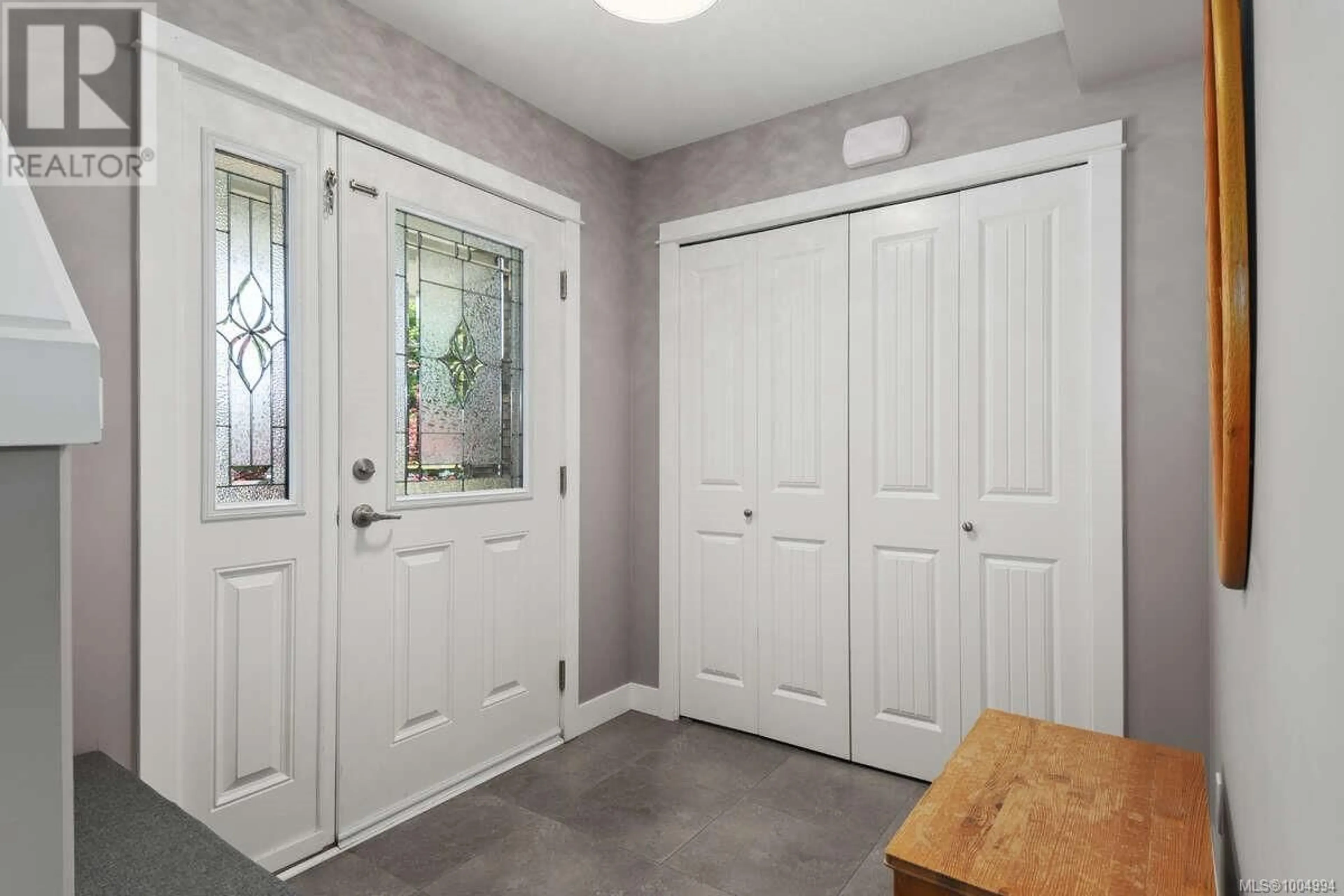 Indoor entryway for 1103 CORDERO CRESCENT, Campbell River British Columbia V9H0B6