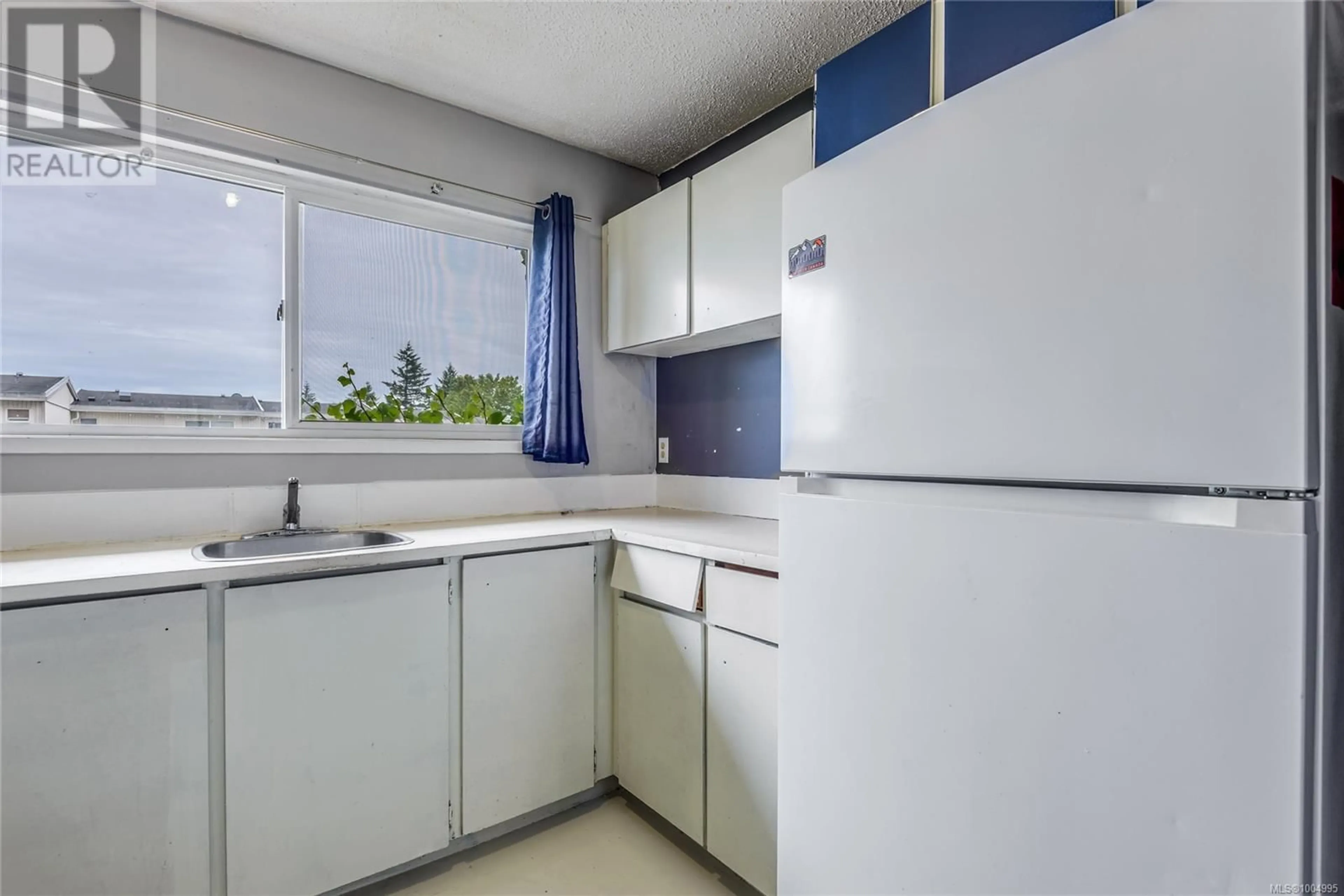 Standard kitchen, unknown for 33 - 400 ROBRON ROAD, Campbell River British Columbia V9W5N5