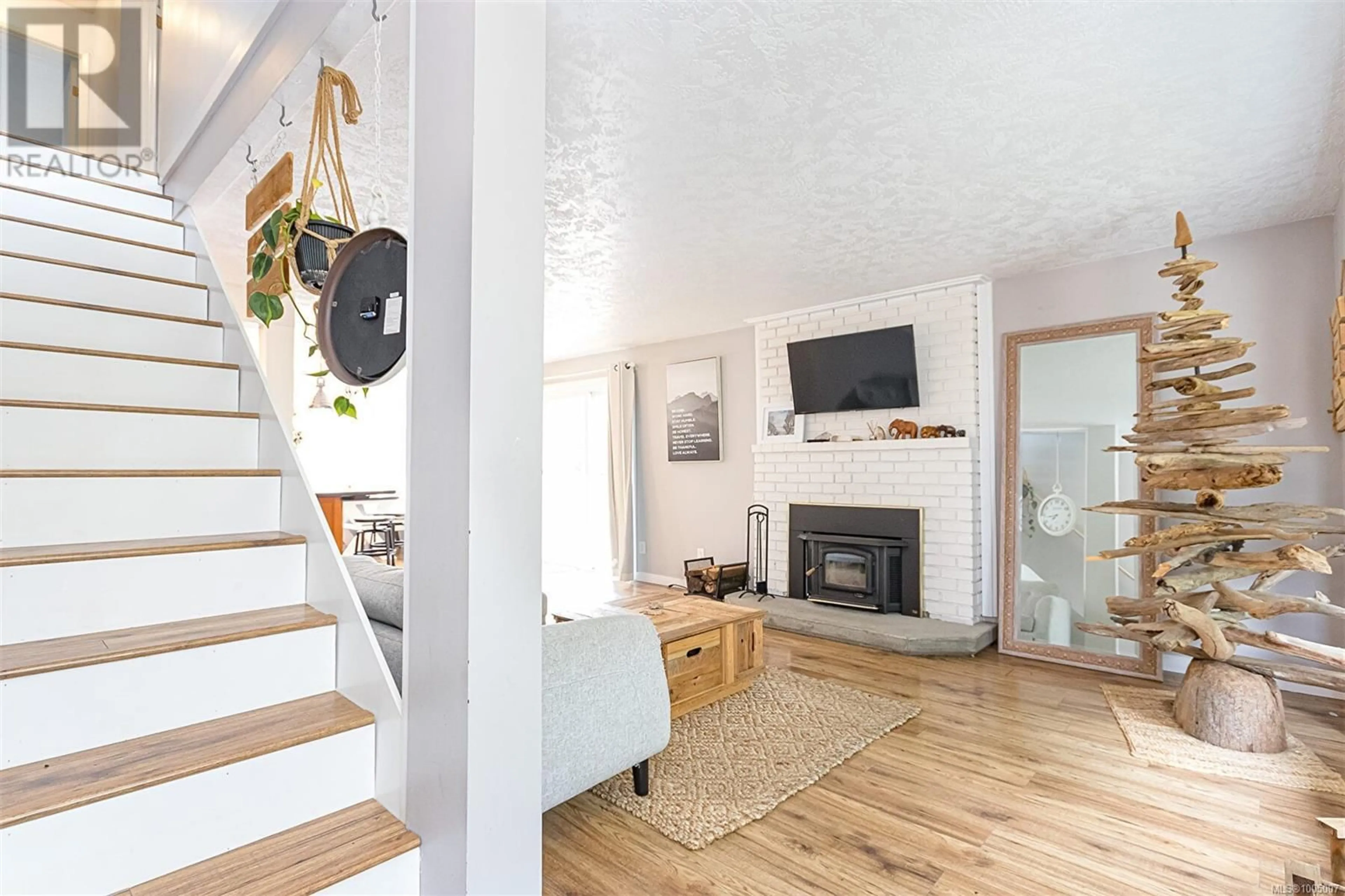 Indoor entryway for 2479 SKEDANS ROAD, Langford British Columbia V9B5H6
